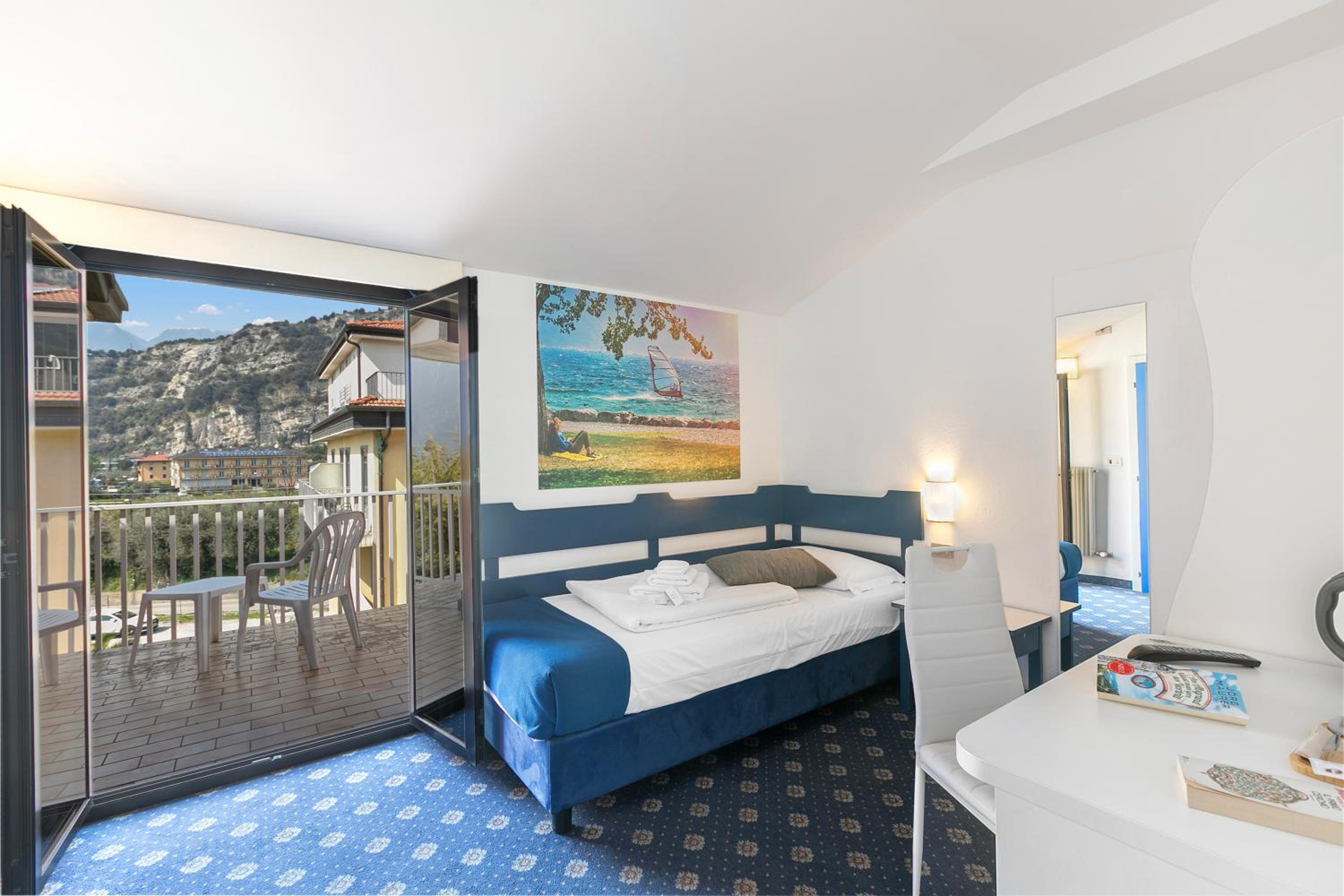 Single Room with Lake View