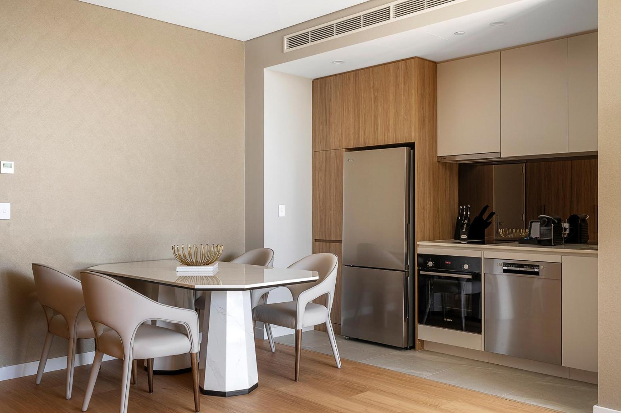 One-Bedroom Apartment with Balcony and City View photo 2