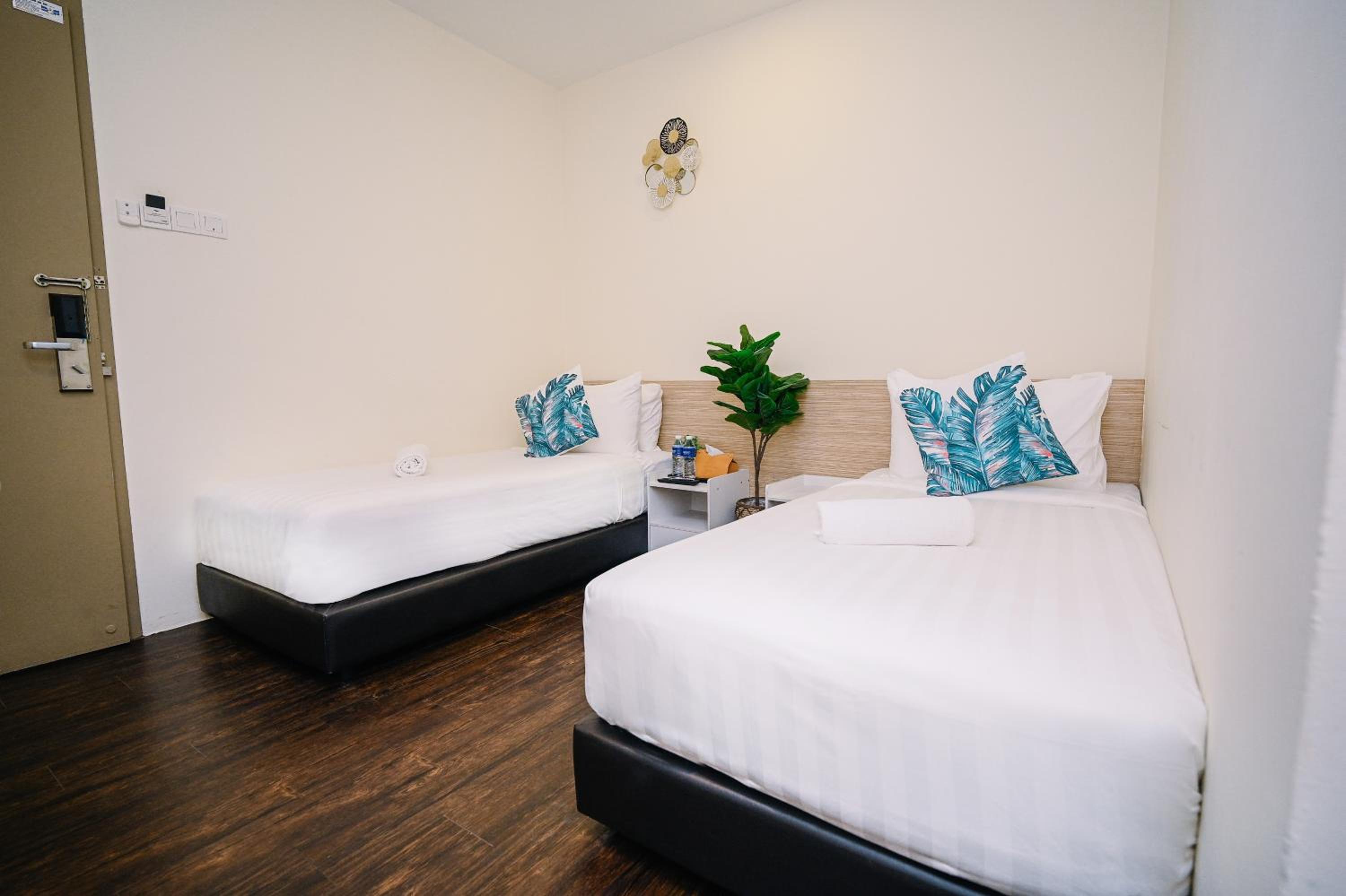 Standard Twin Room photo 2