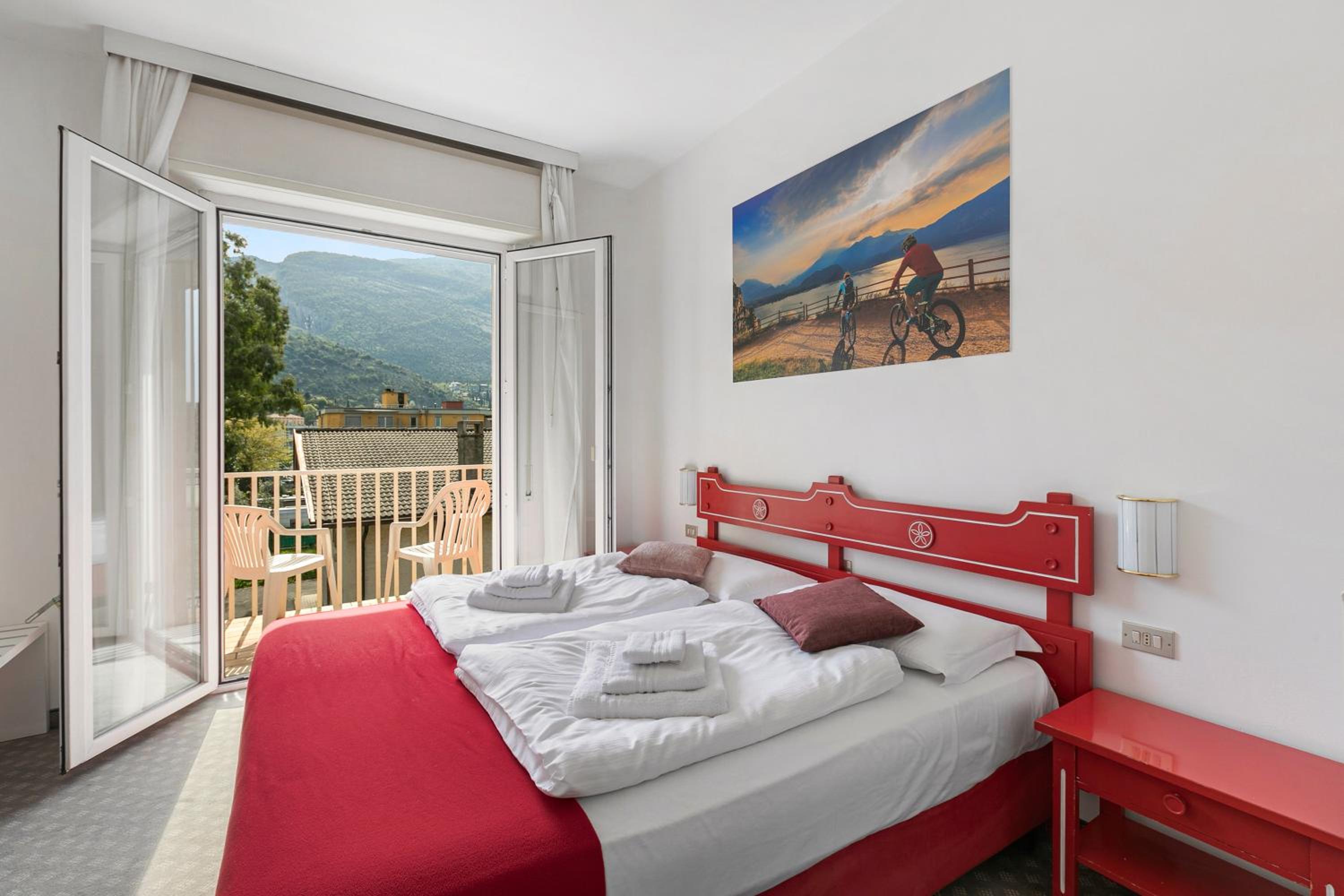 Double Room with Mountain View