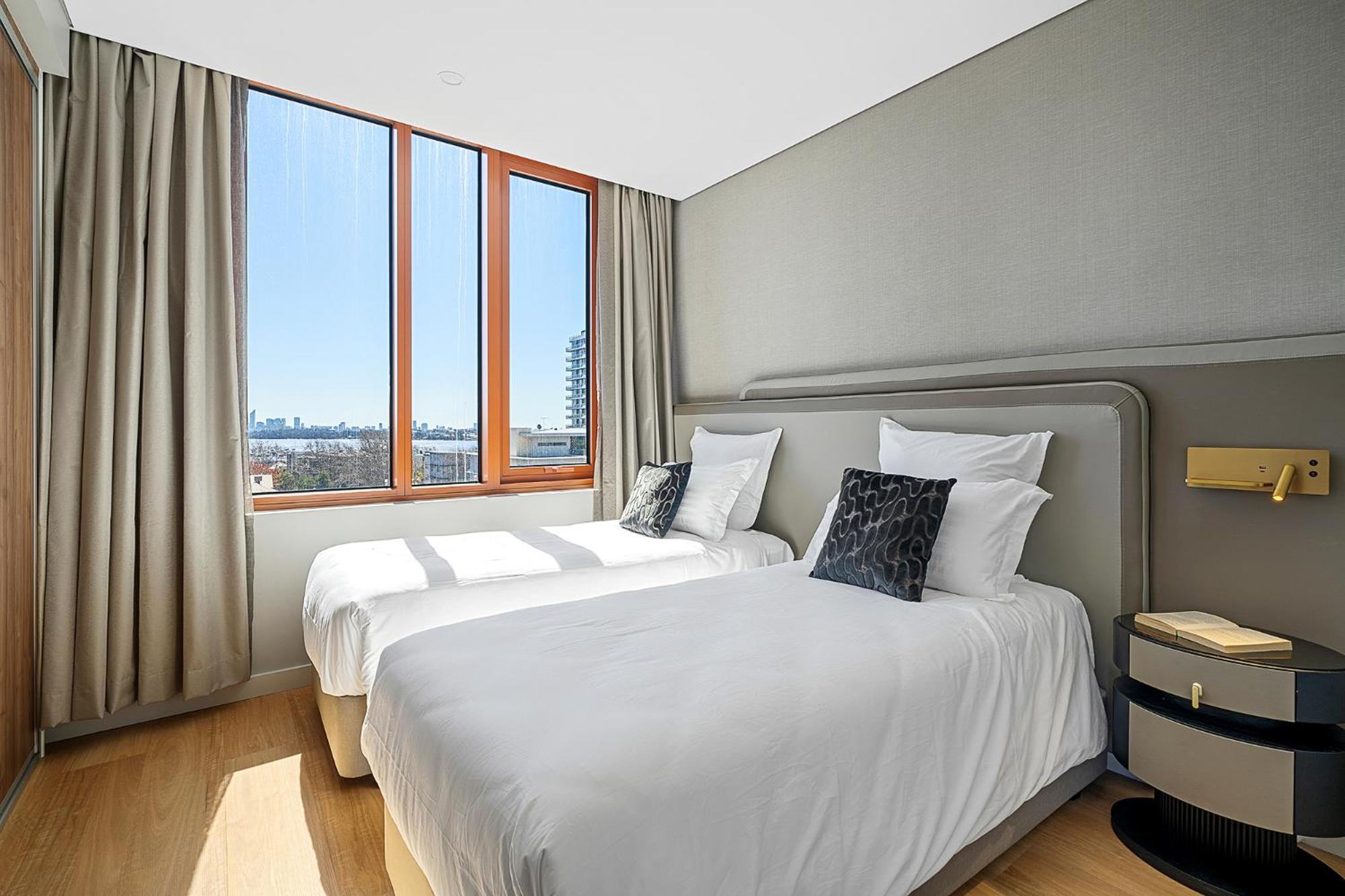 Two-Bedroom Apartment with Balcony photo 3