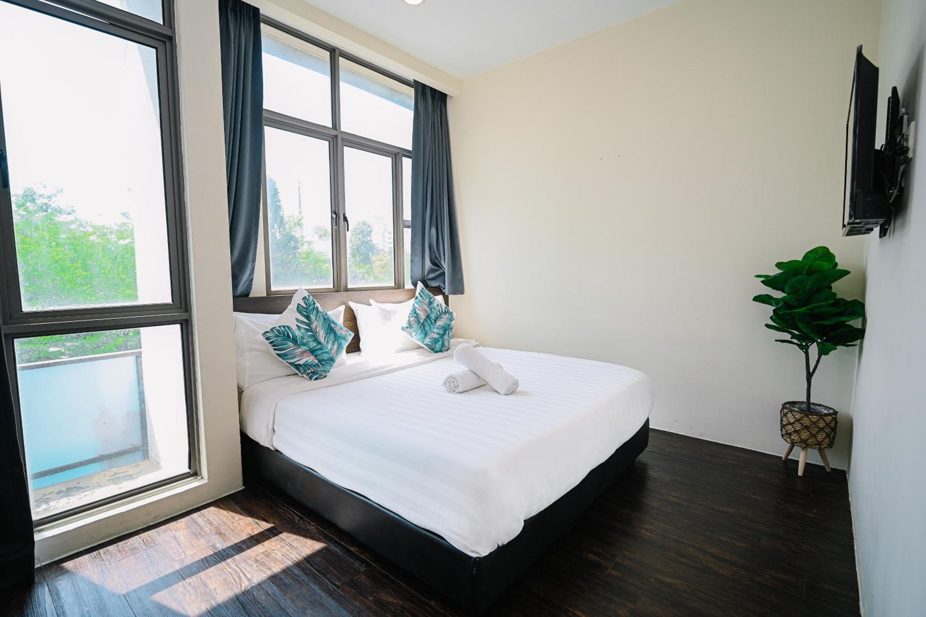 Deluxe Queen Room photo 2