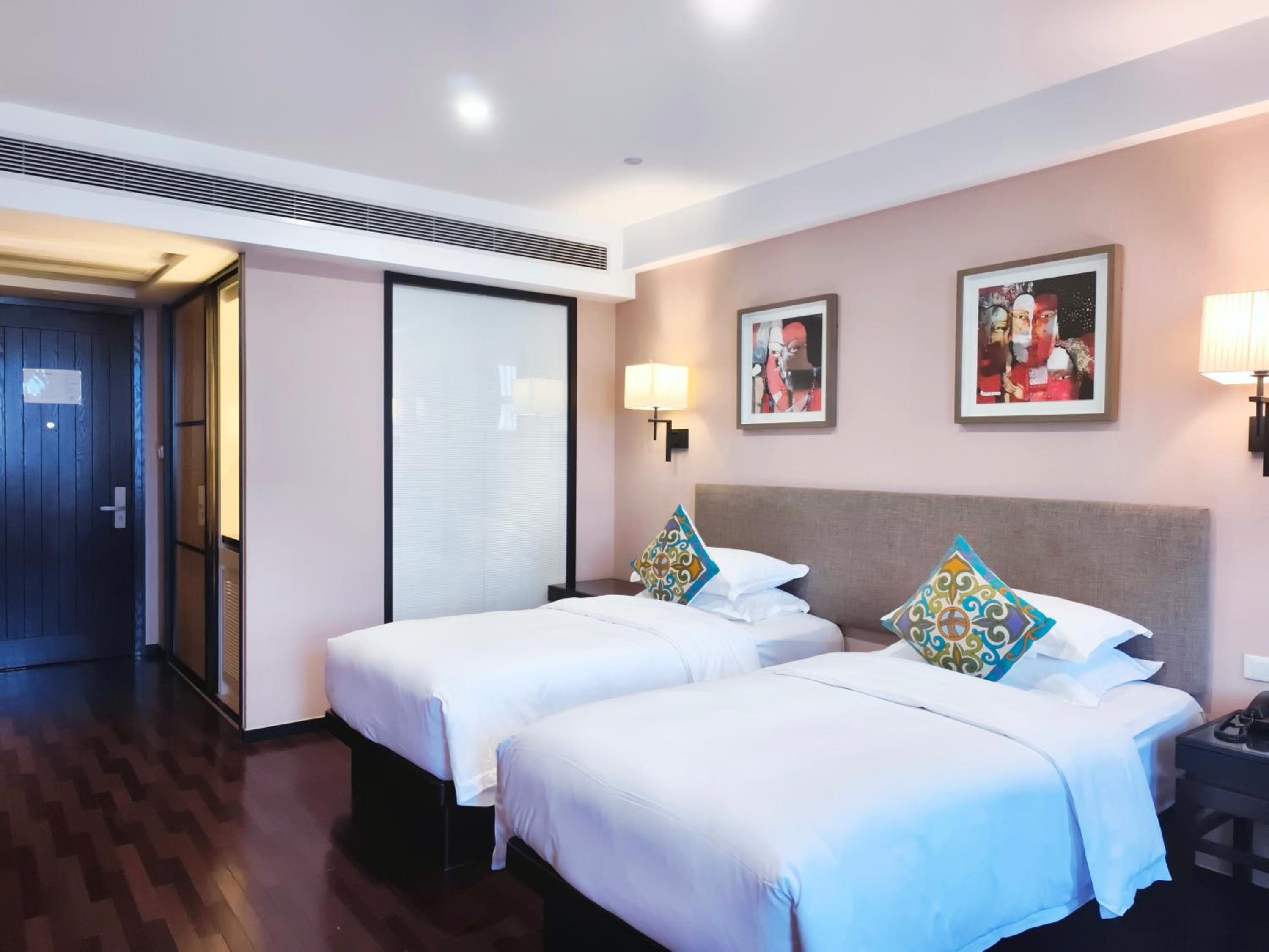 Deluxe Twin Room - Photo 6