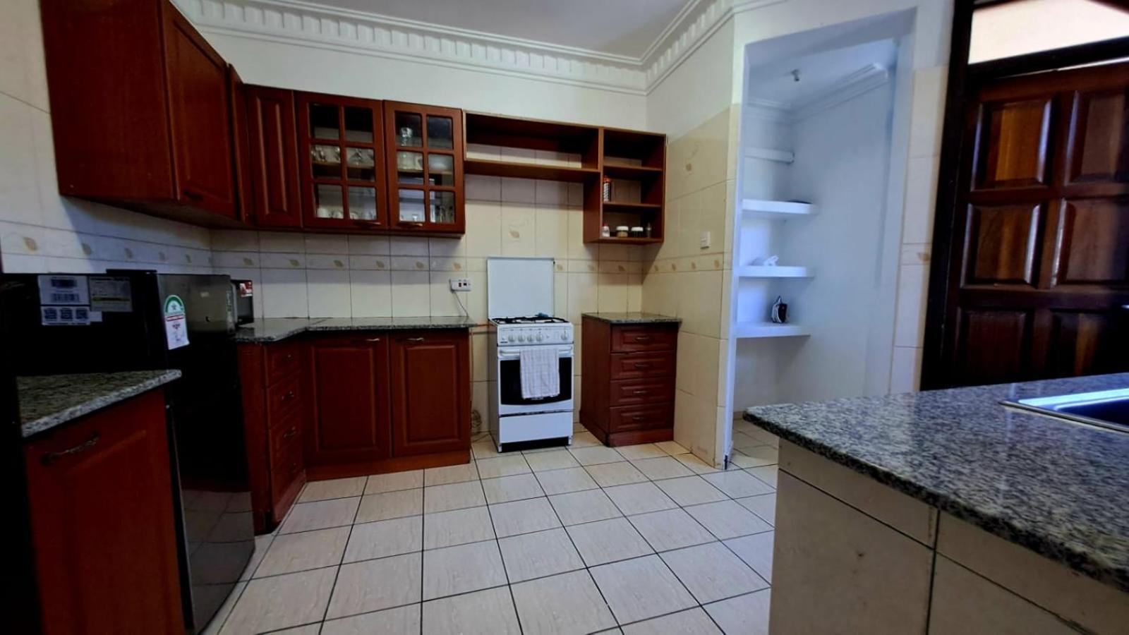 Three-Bedroom Apartment photo 3