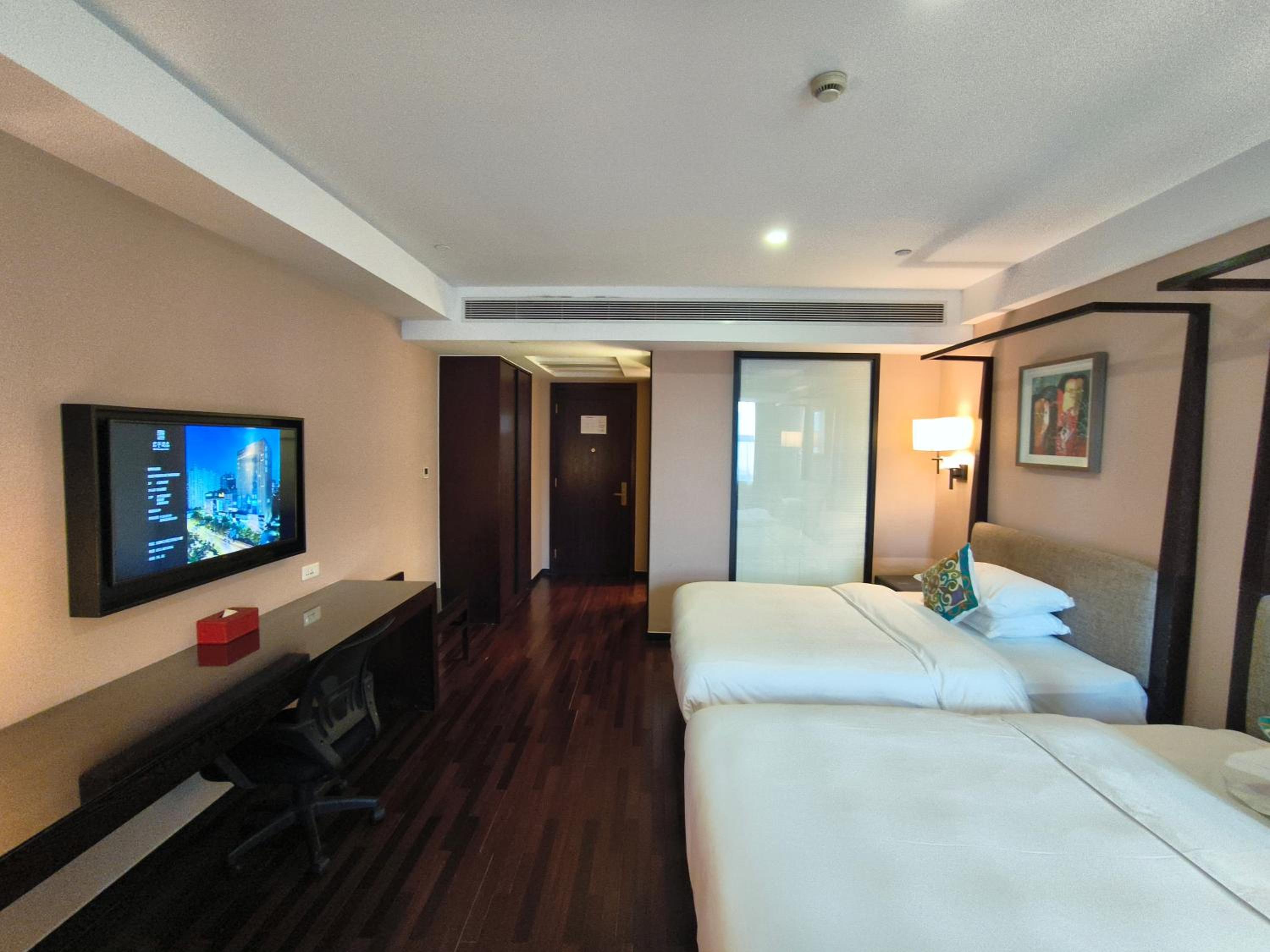 Executive Twin Room - Photo 8