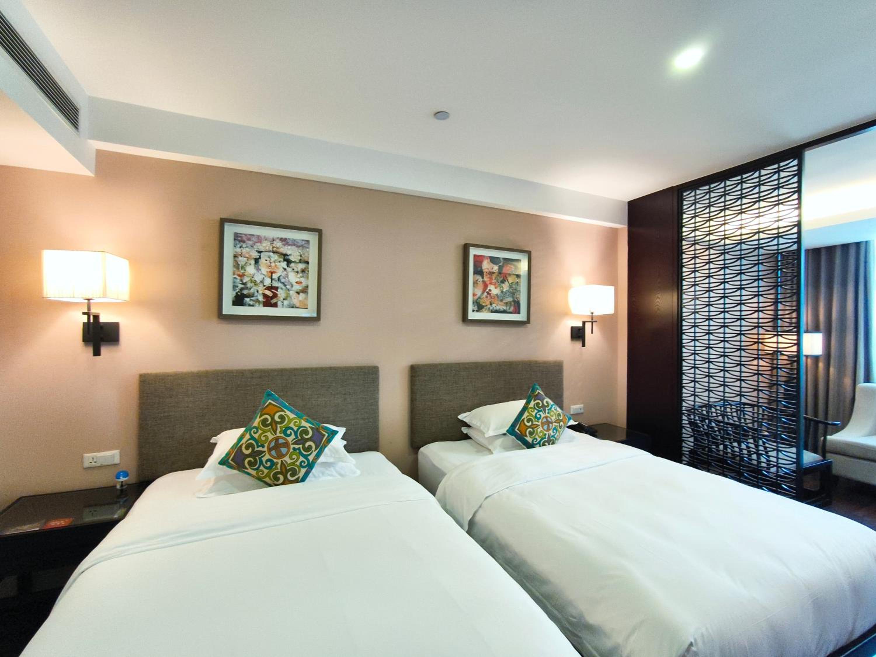 Executive Twin Room - Photo 7
