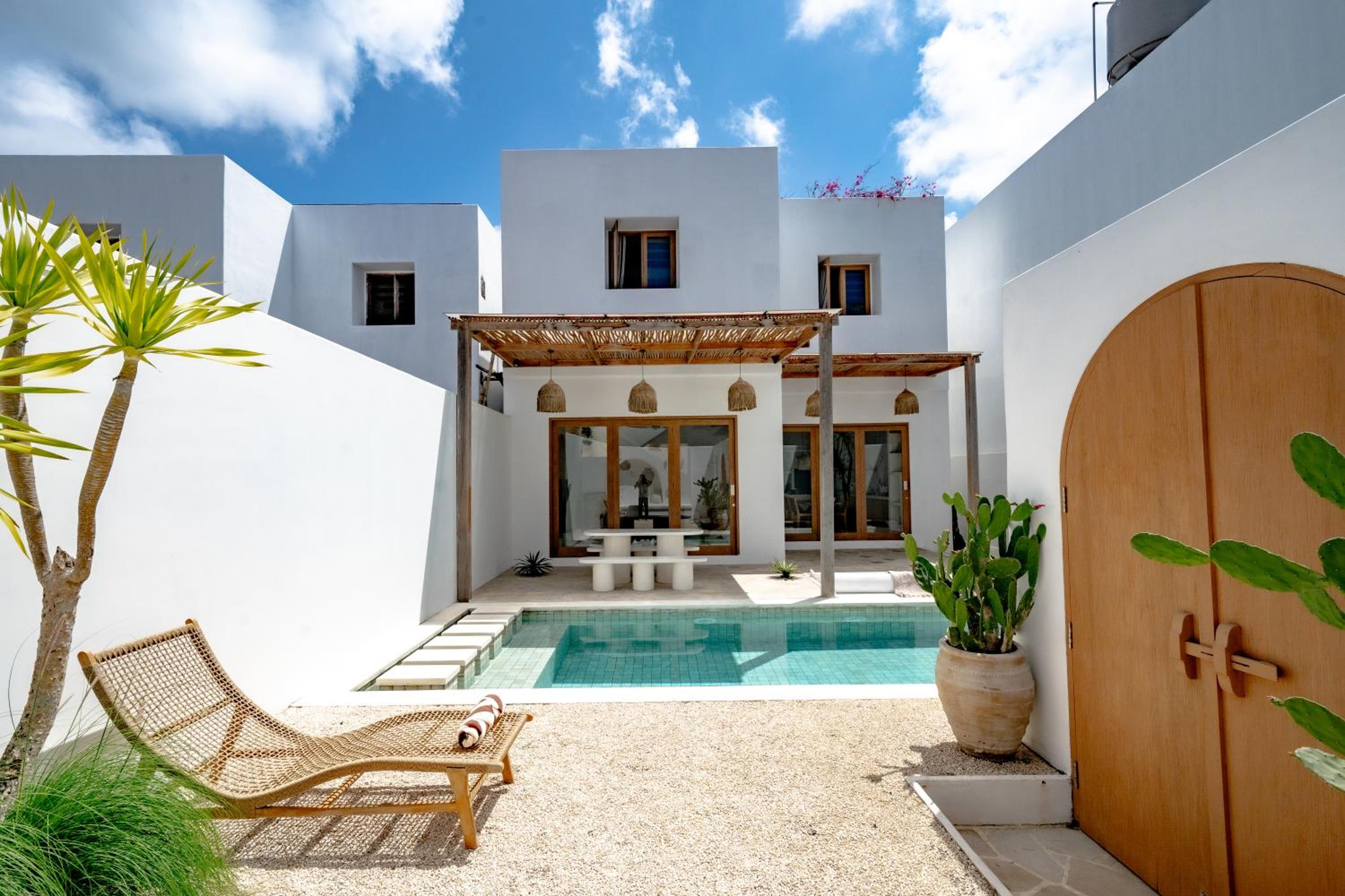 Three-Bedroom Villa photo 2