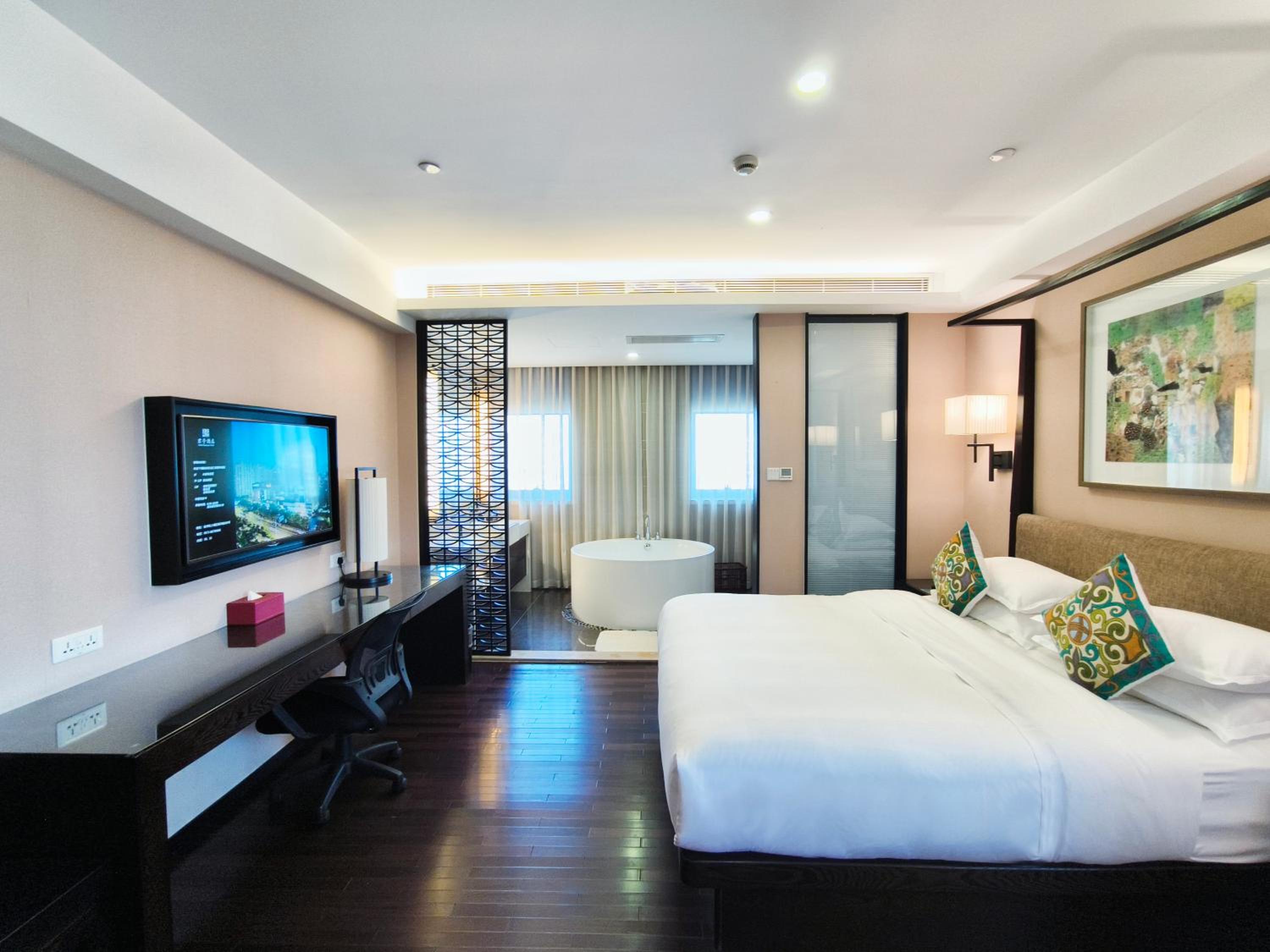 Executive King Room - Photo 3