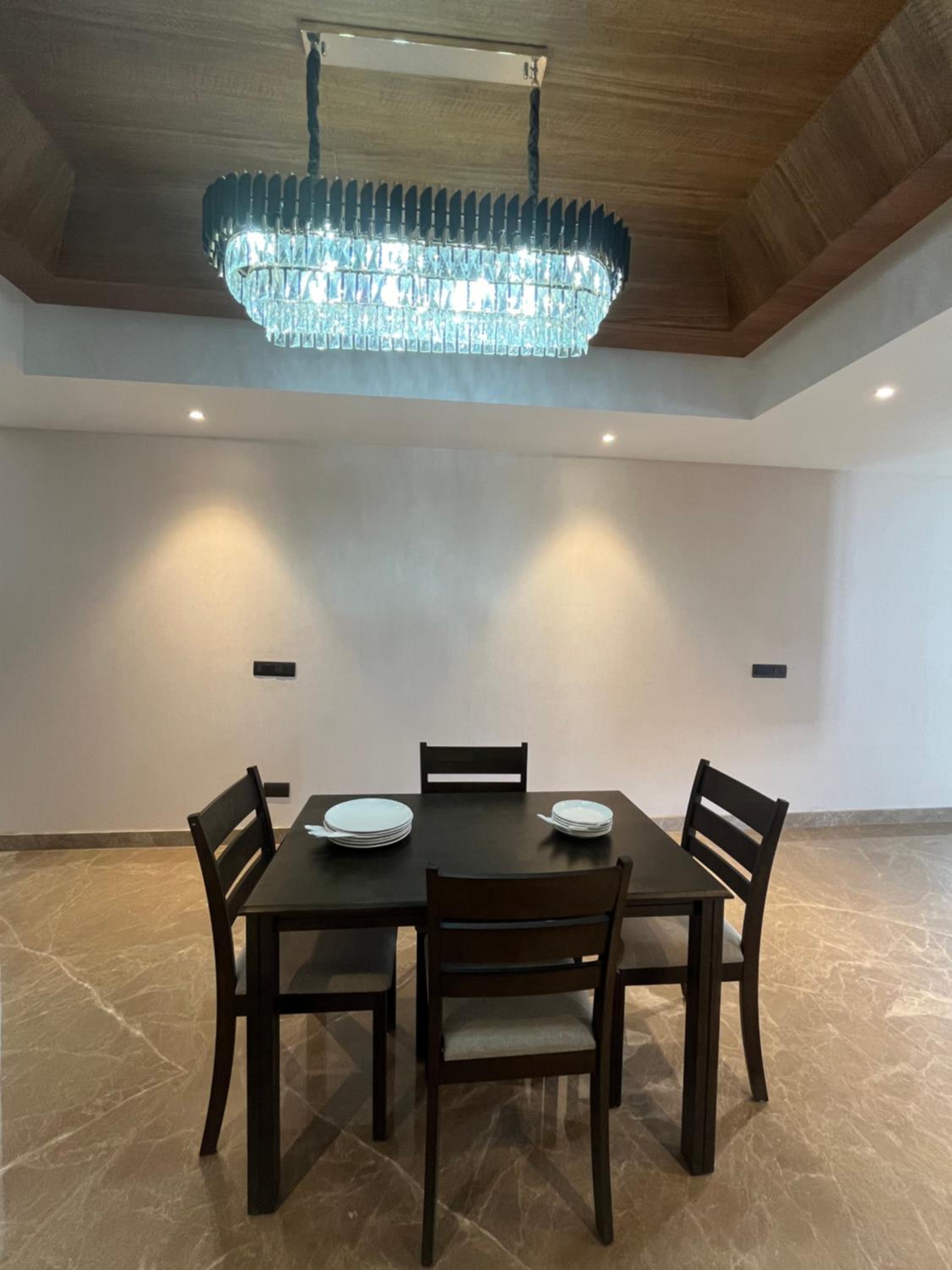 Four-Bedroom Luxury Apartment - Photo 11