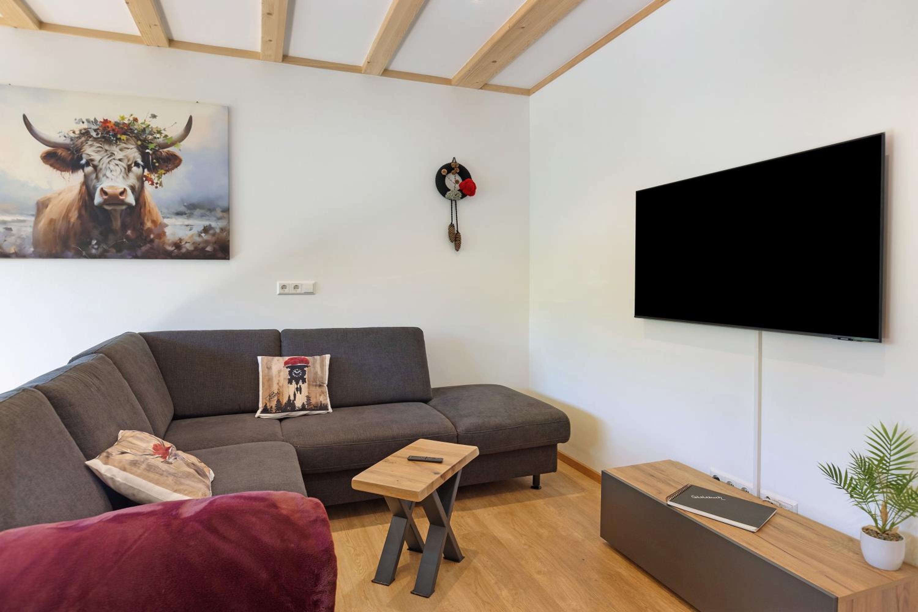 Two-Bedroom Deluxe Apartment with Garden View photo 2