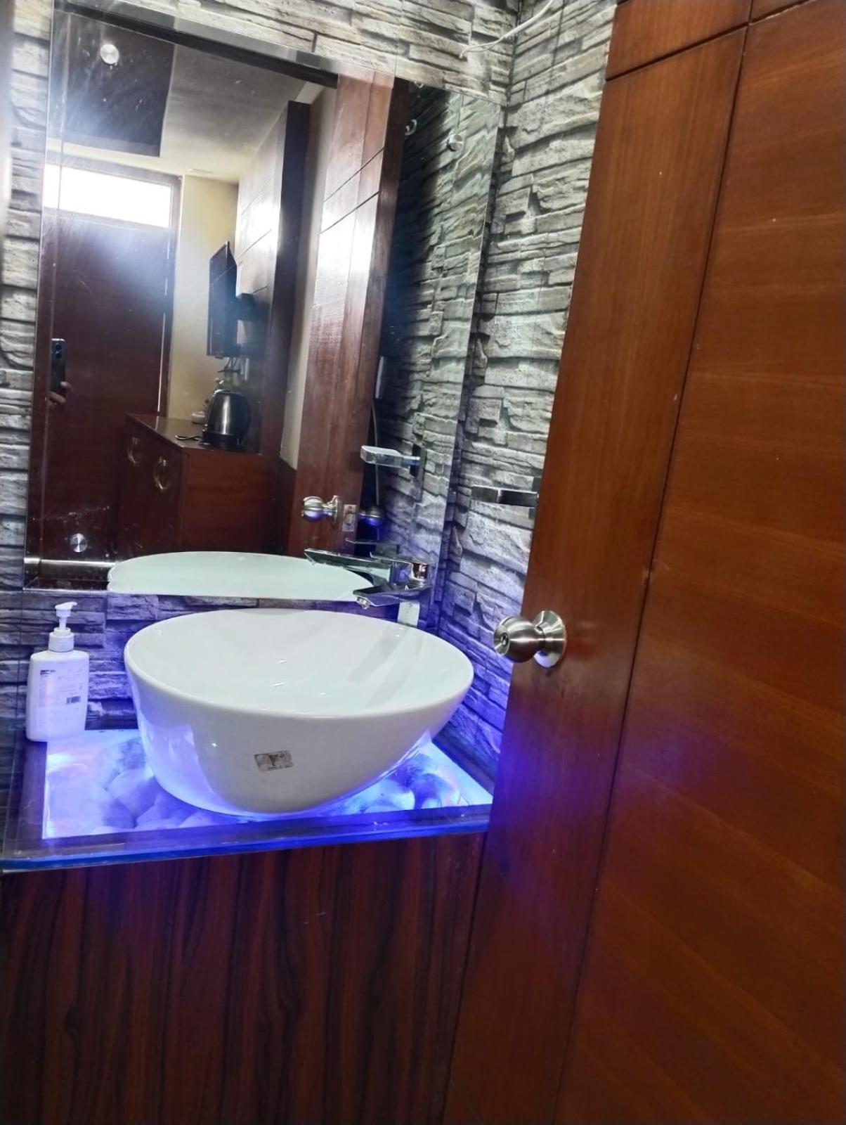 Double Room with Mountain View - Photo 3