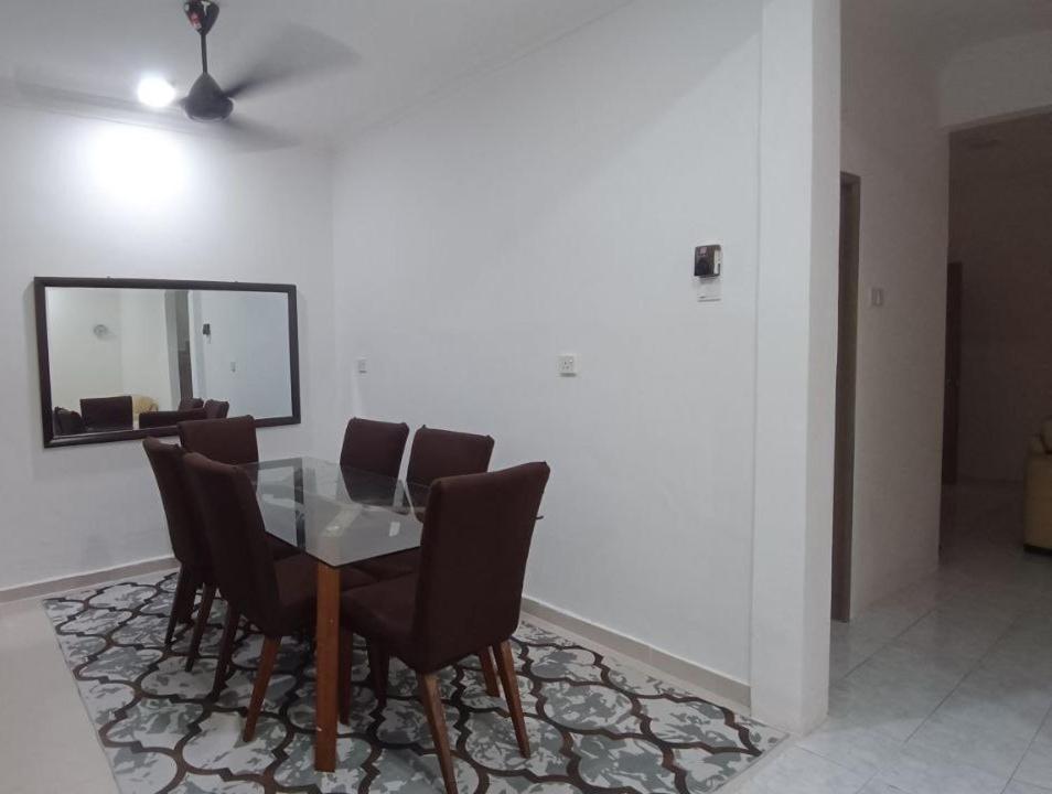 Four-Bedroom House photo 2