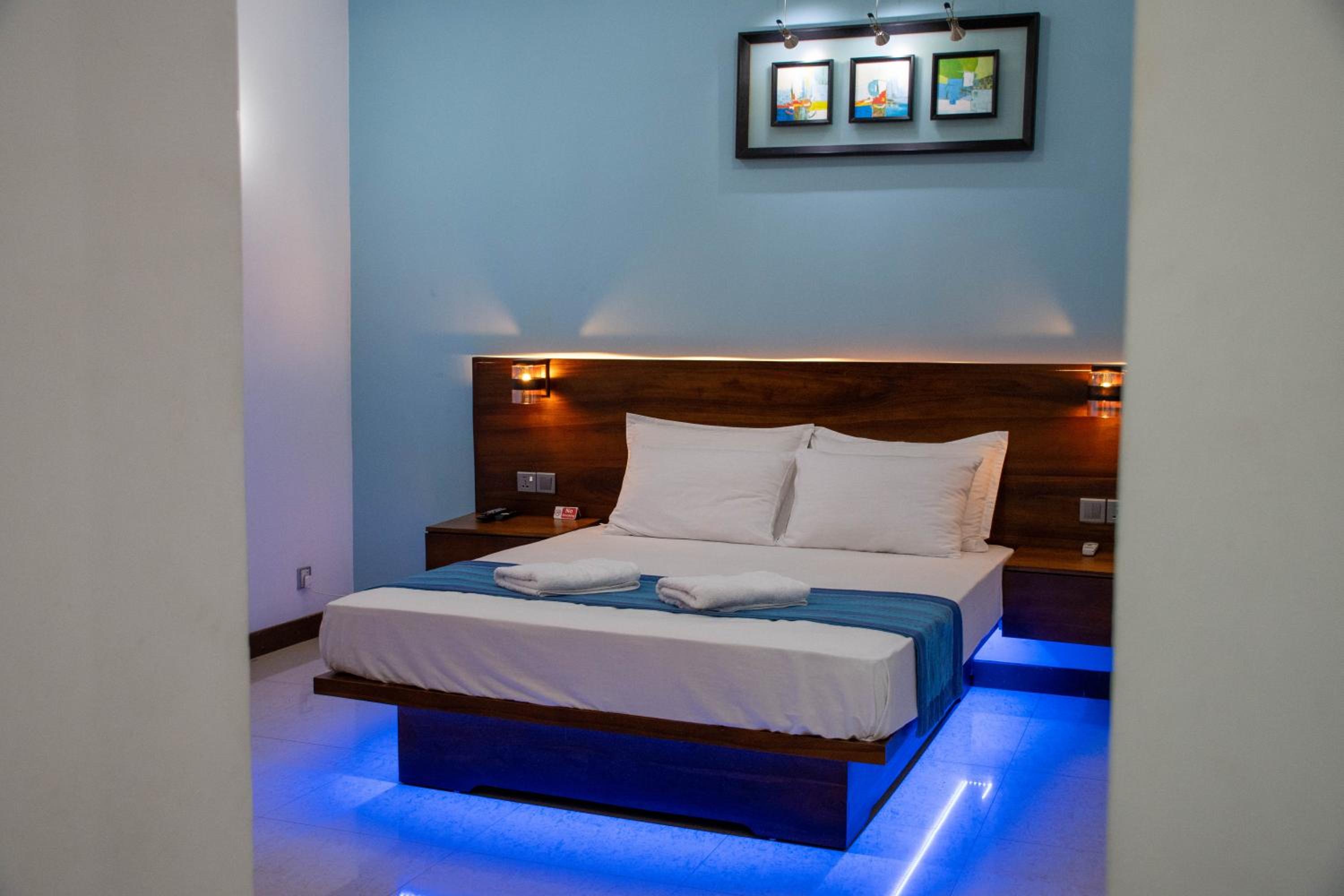 Deluxe Double Room with Balcony photo 1