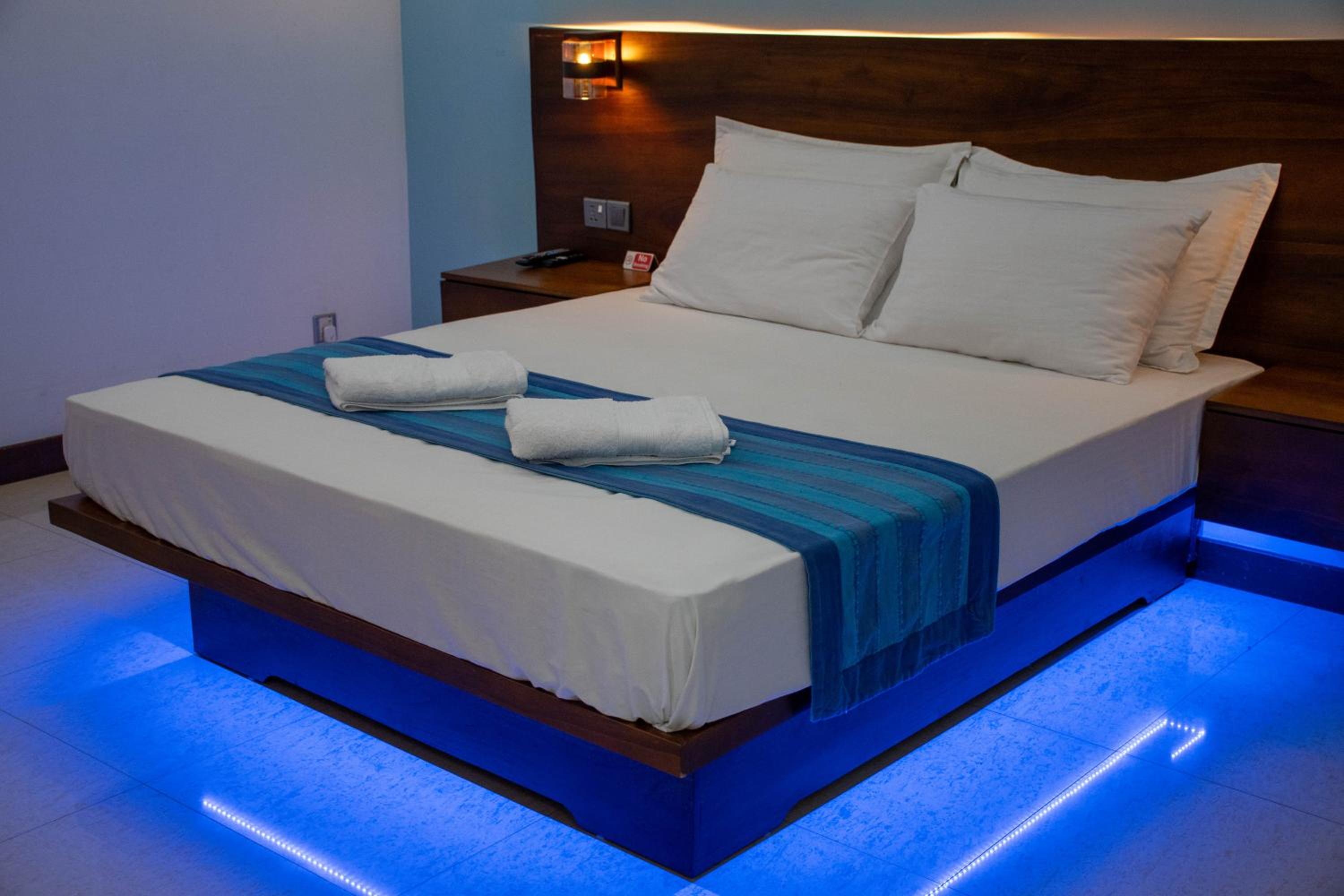 Deluxe Double Room with Balcony photo 2