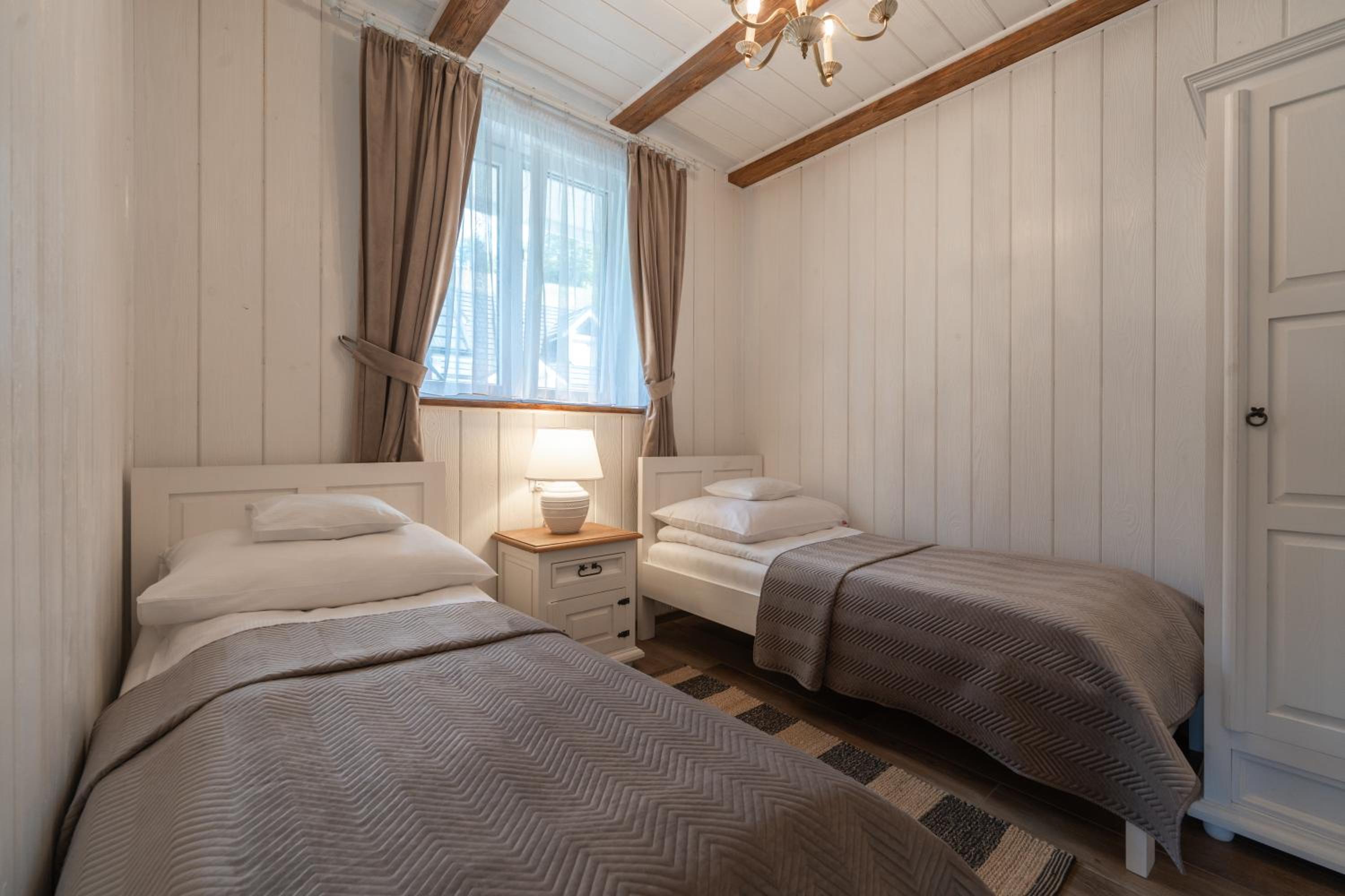 One-Bedroom Apartment - Photo 3
