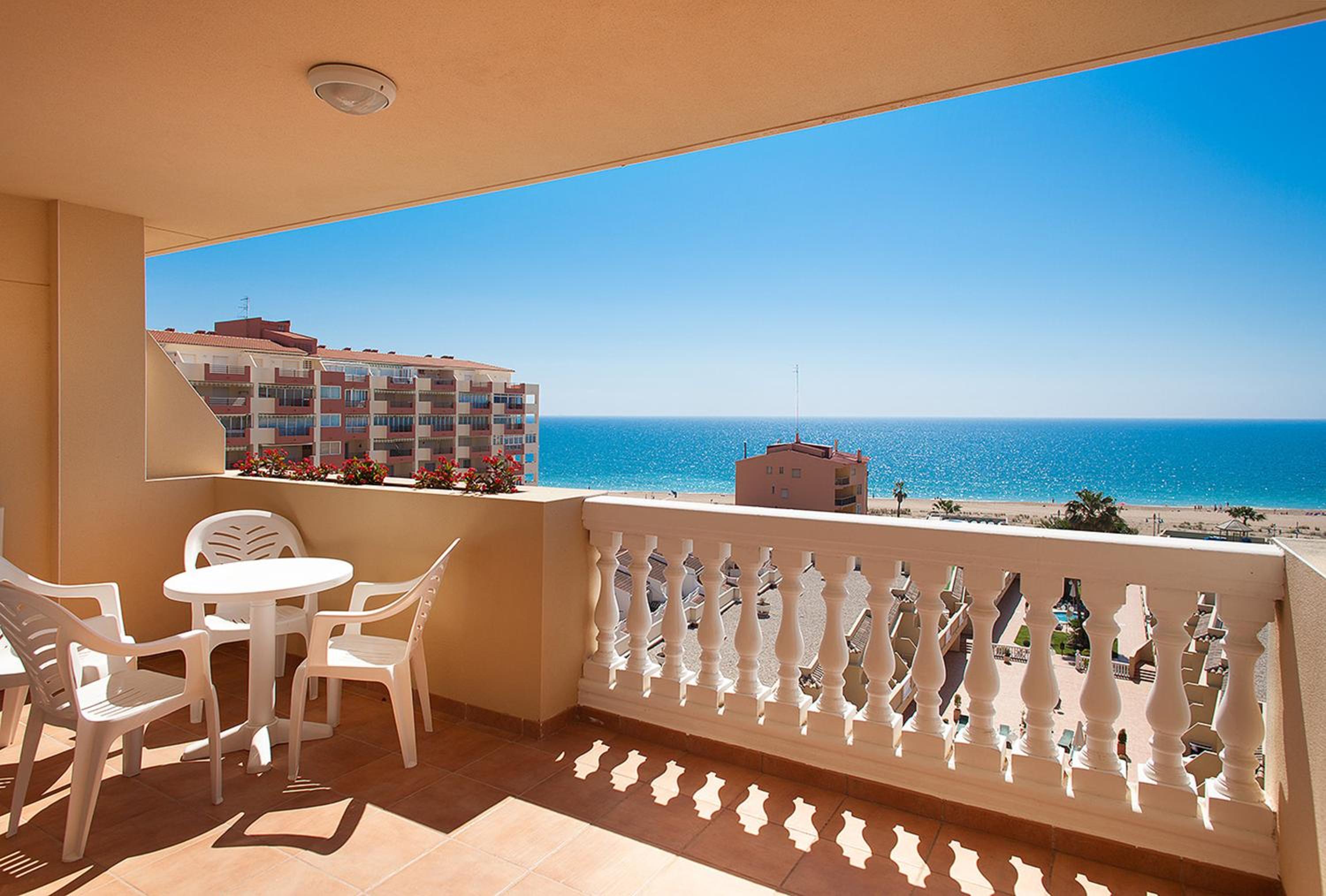 Loft with Sea View and Terrace (3 Adults) - Photo 2