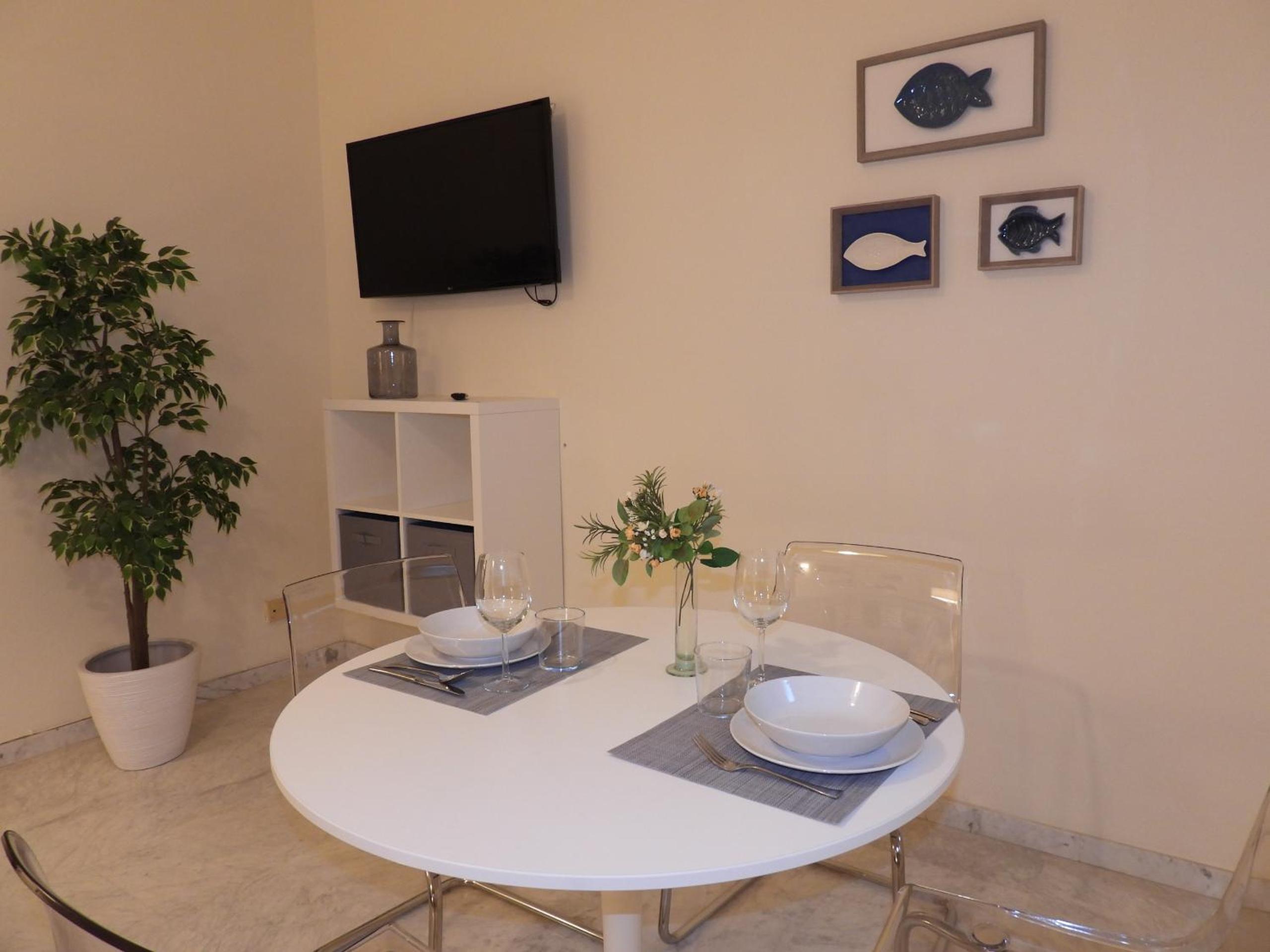 One-Bedroom Apartment - Photo 15