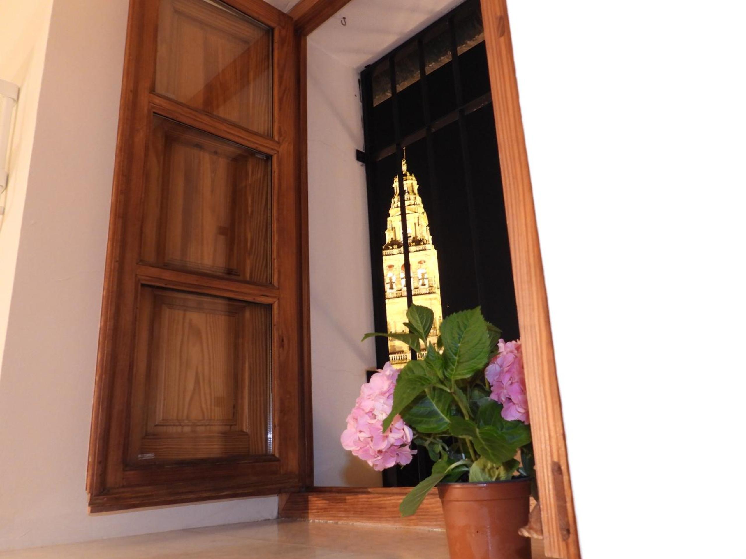 One-Bedroom Apartment - Photo 4