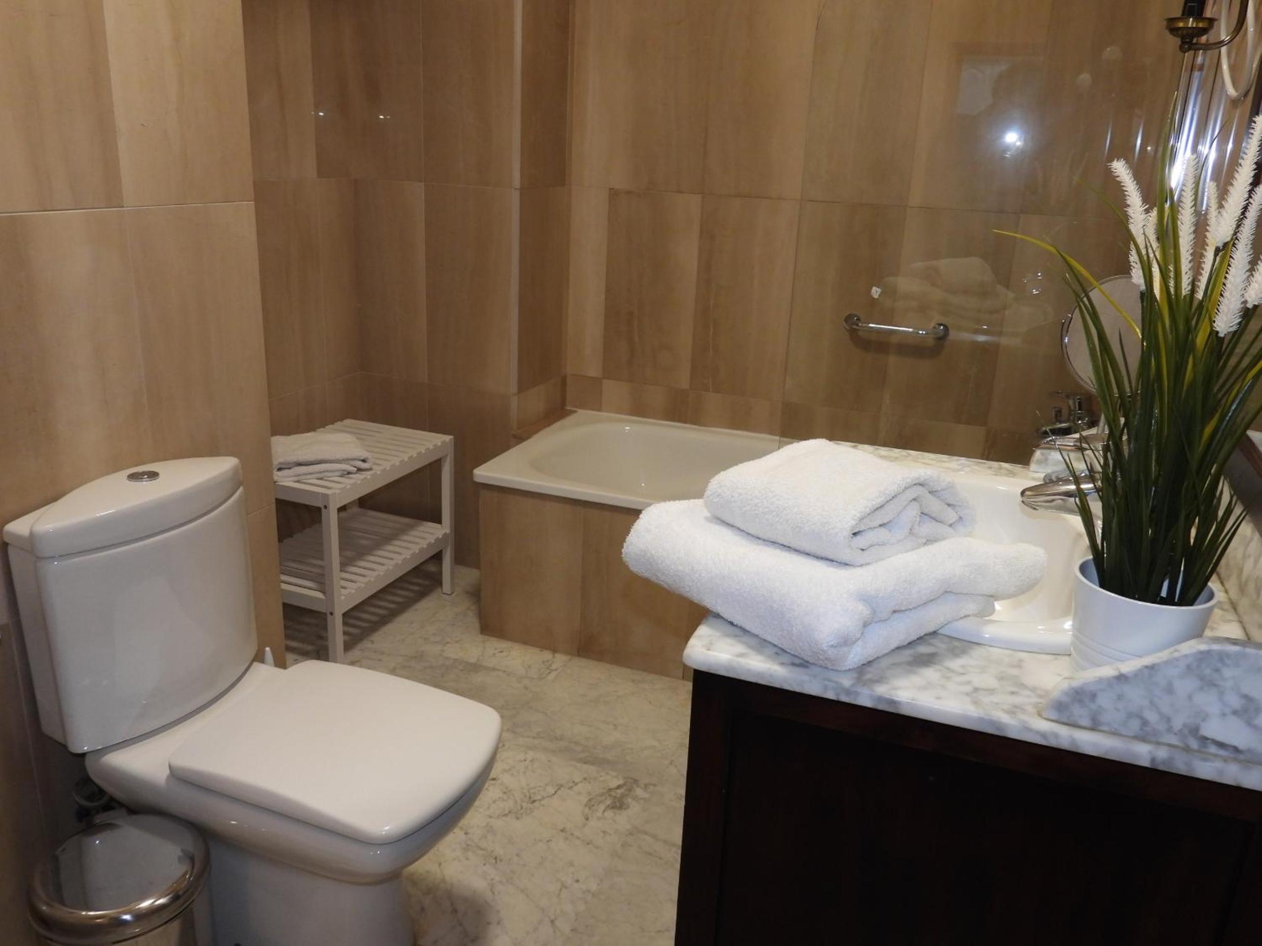 One-Bedroom Apartment - Photo 5