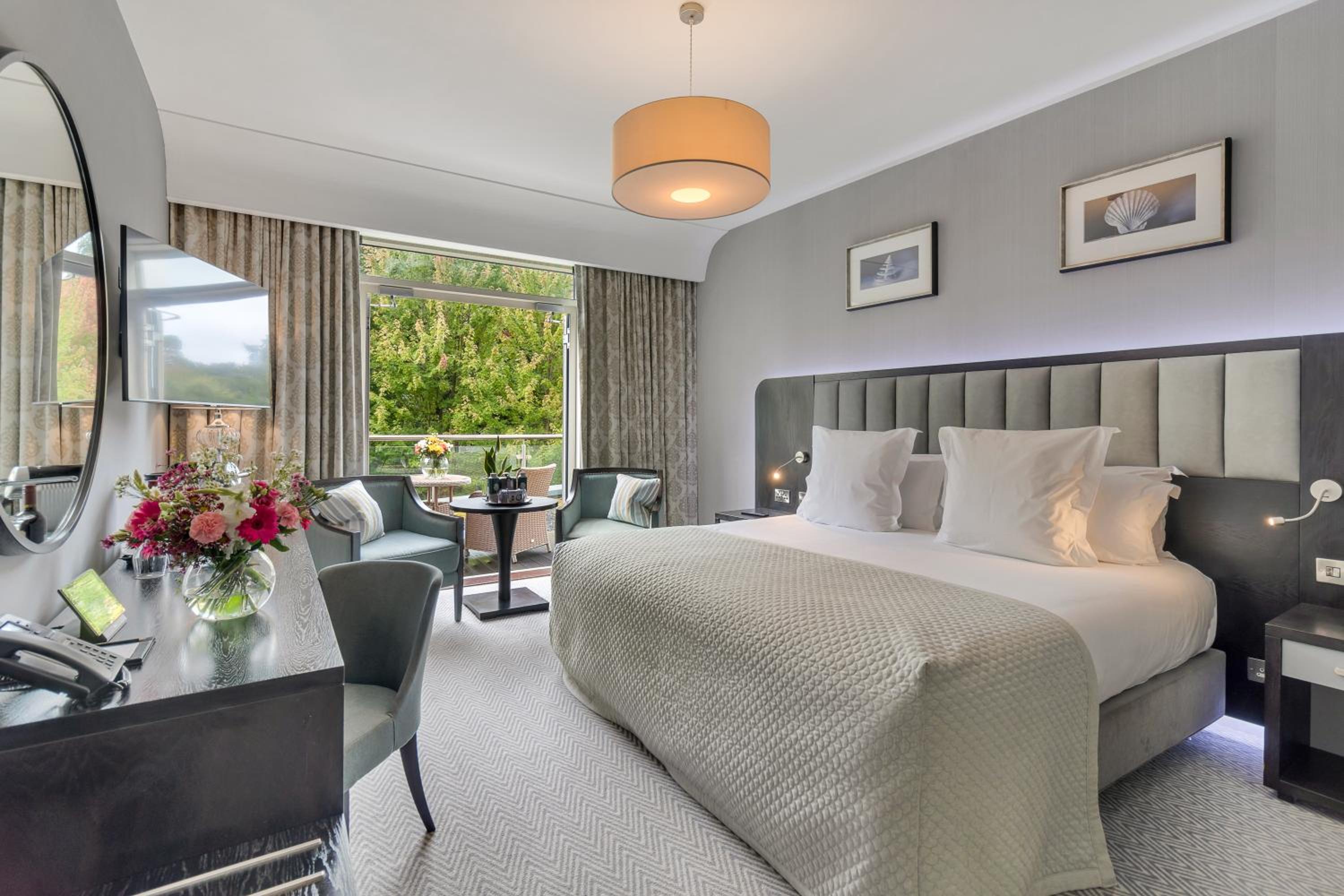 Deluxe King Room with Balcony