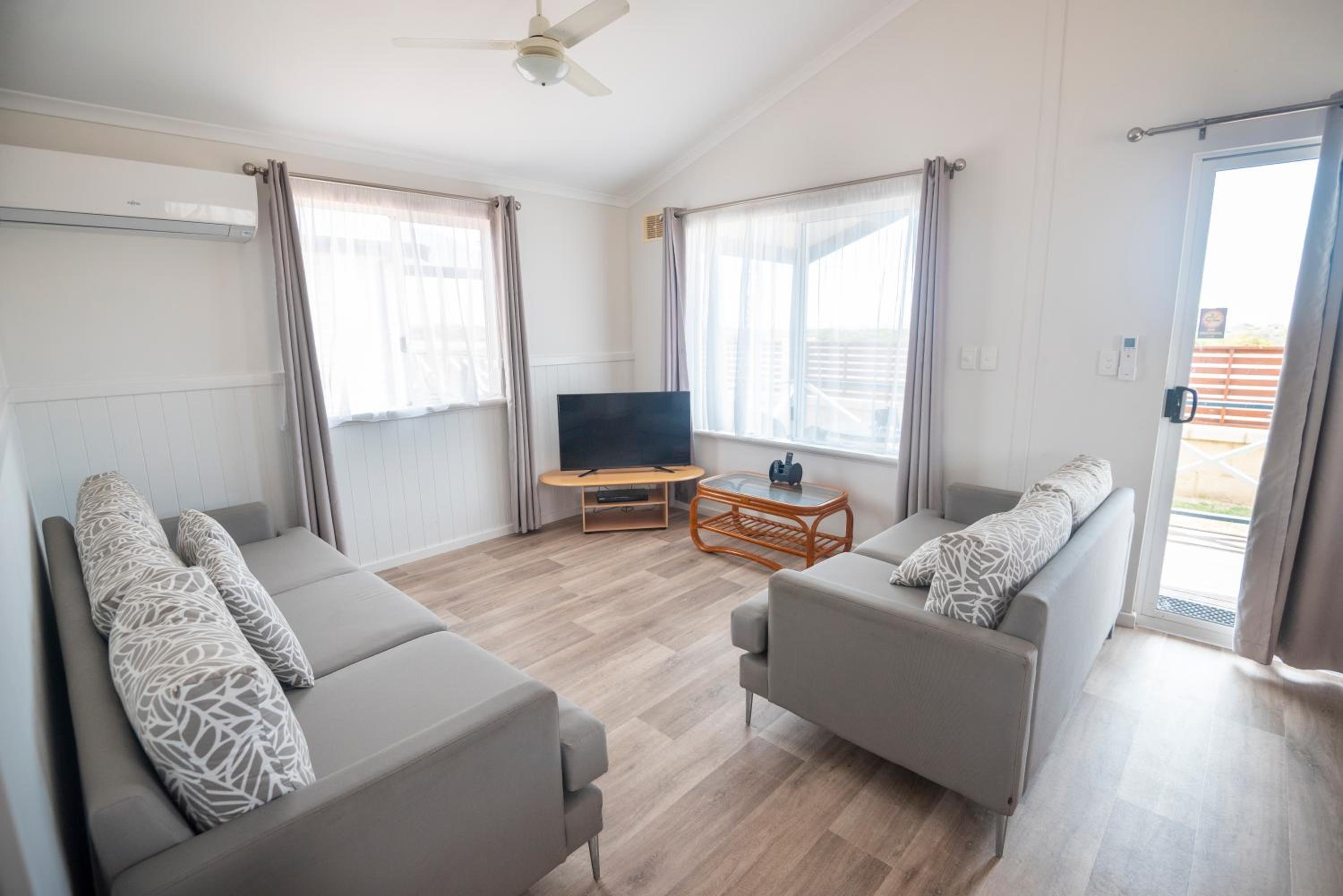 Deluxe Holiday Unit  photo 1