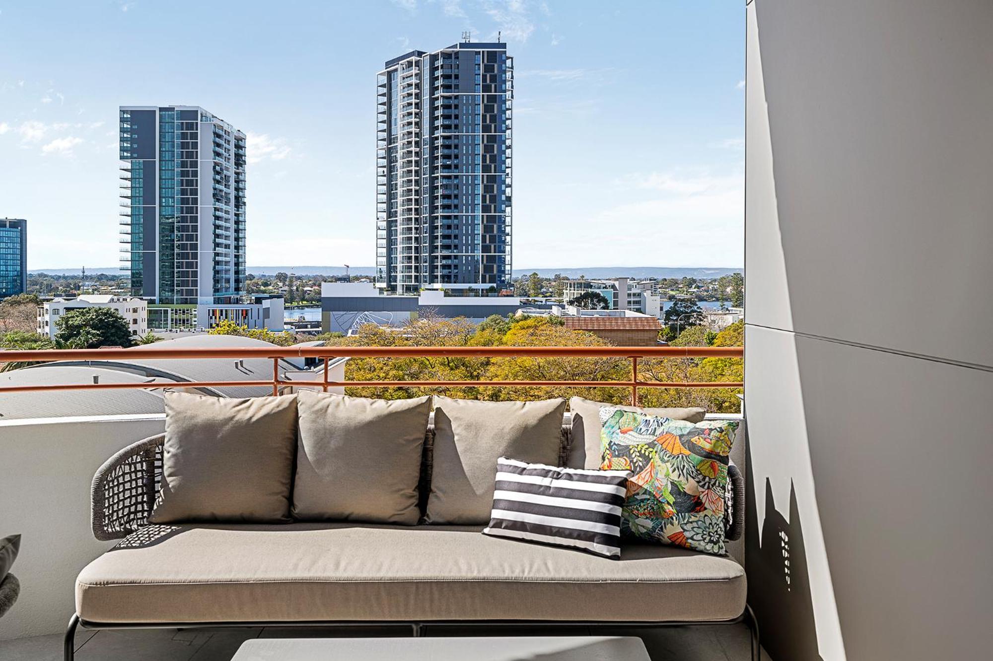 Superior Two-Bedroom Apartment with Balcony and View photo 3