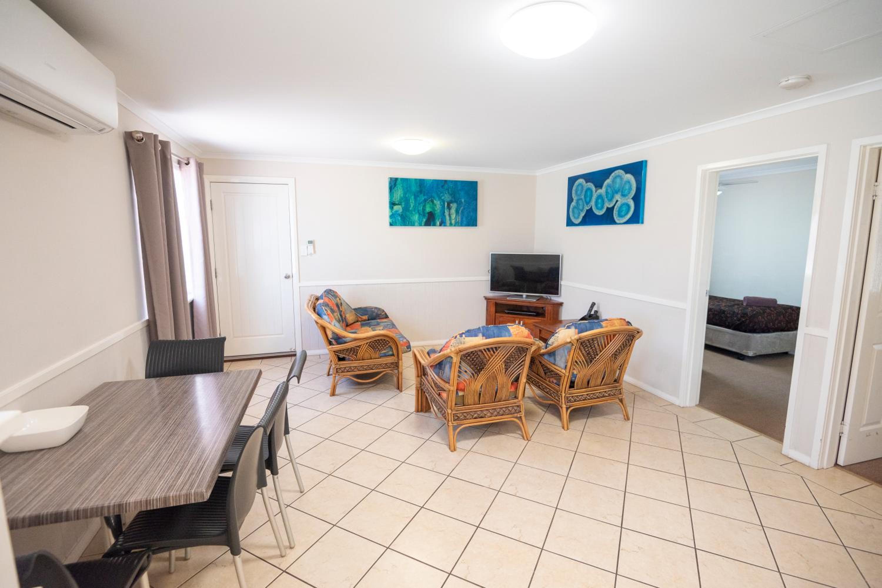 Deluxe Holiday Unit  photo 3