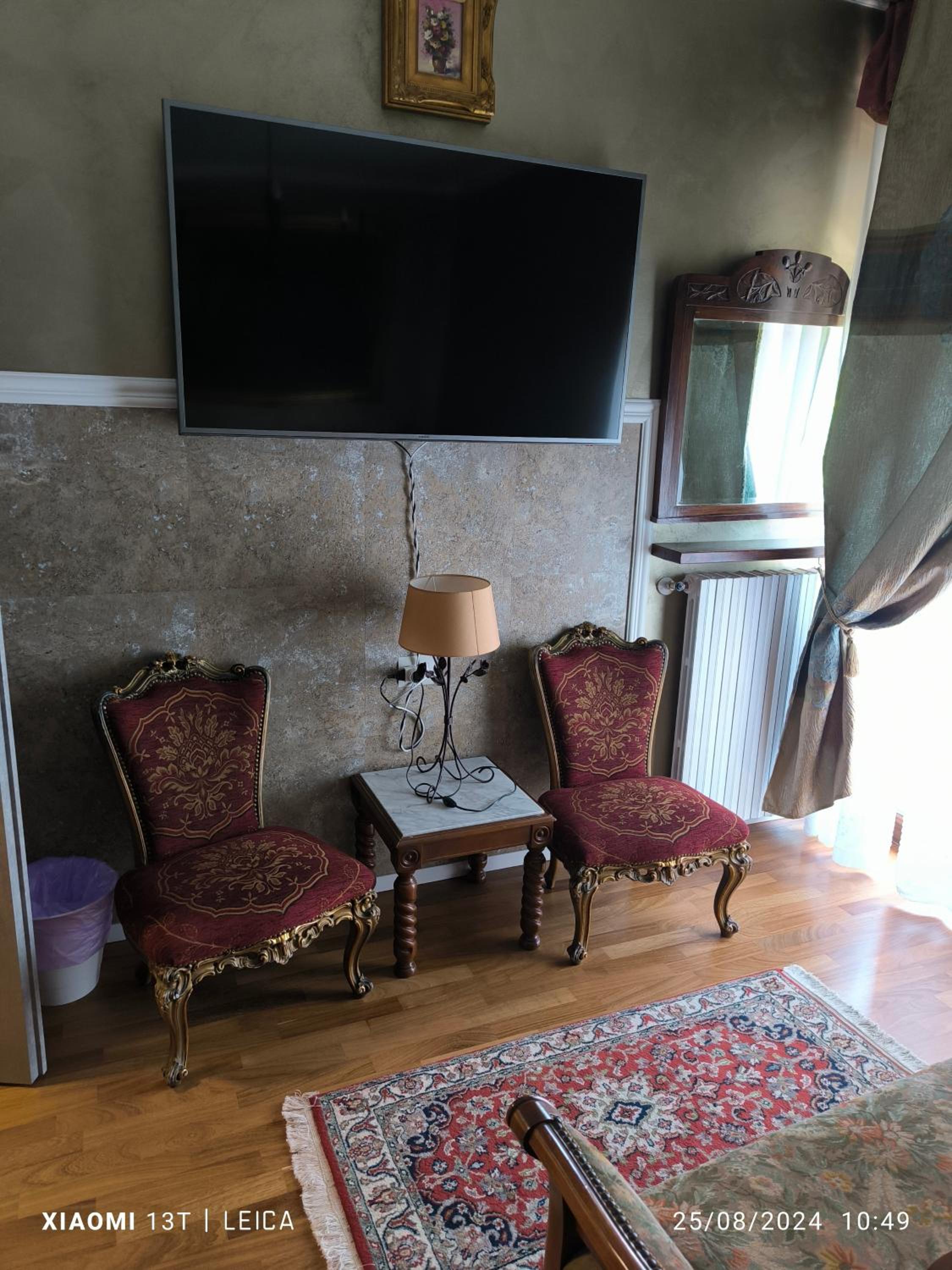Double Room with Balcony - Photo 8