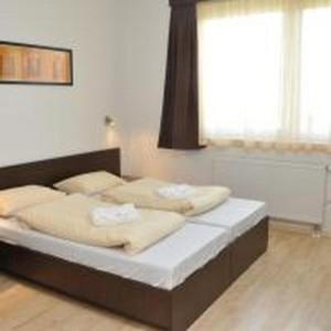 Superior One-Bedroom Apartment - Photo 1