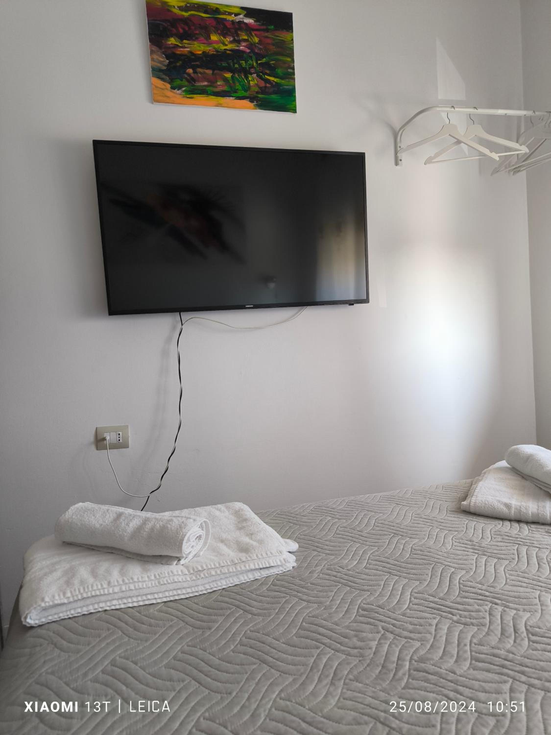 Double Room - Photo 7
