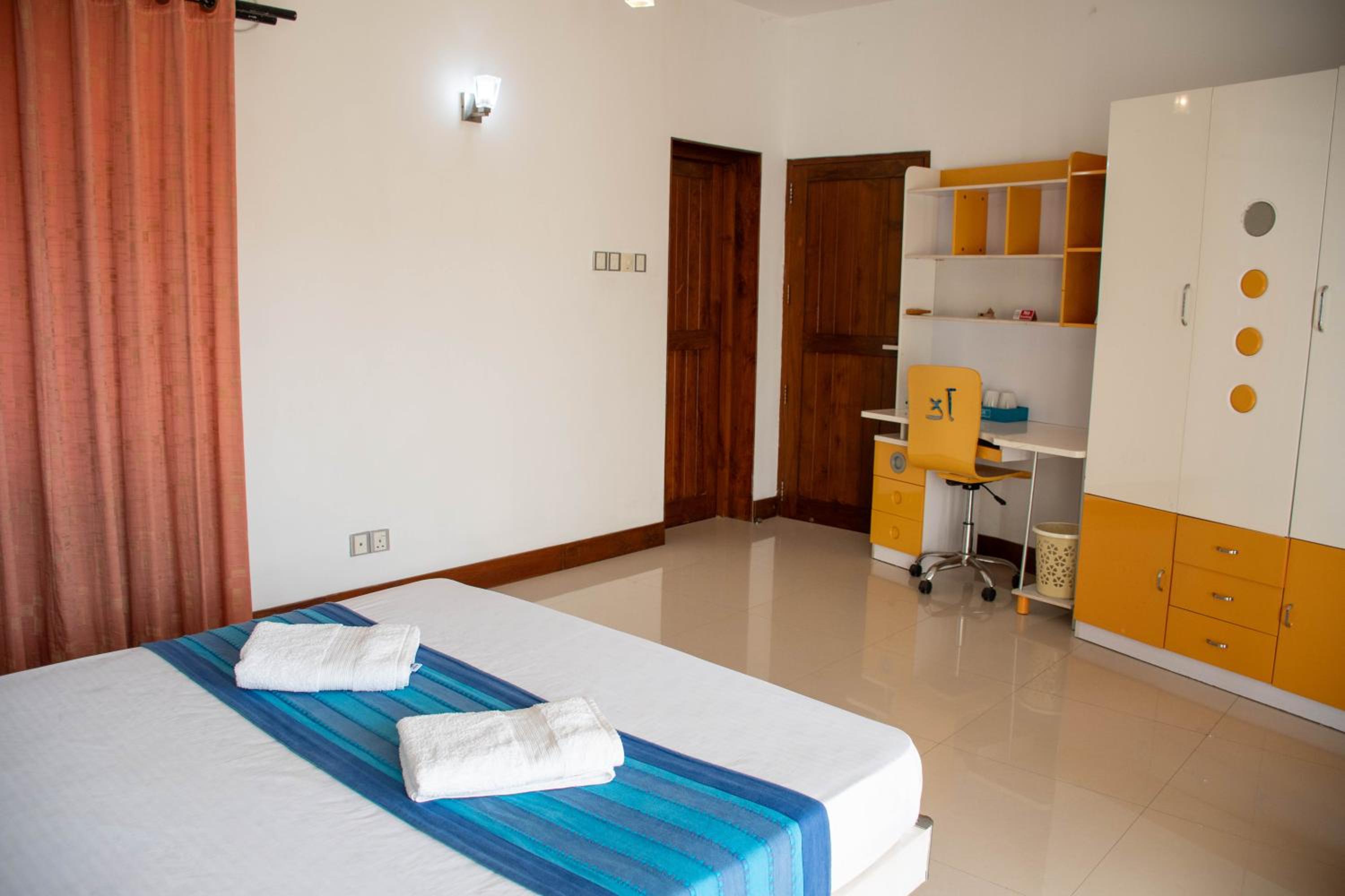 Deluxe Double Room with Balcony - Photo 4