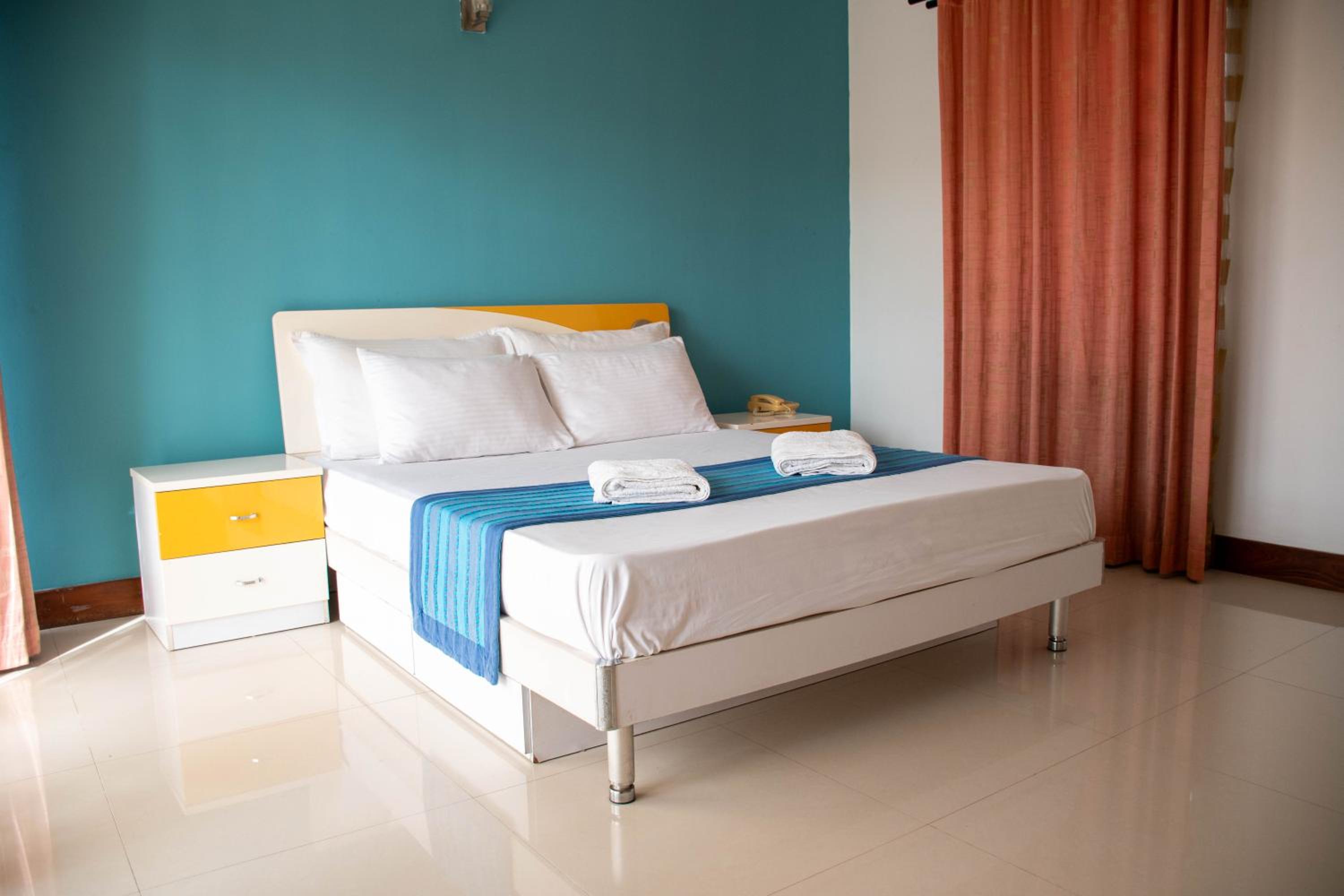 Deluxe Double Room with Balcony - Photo 3