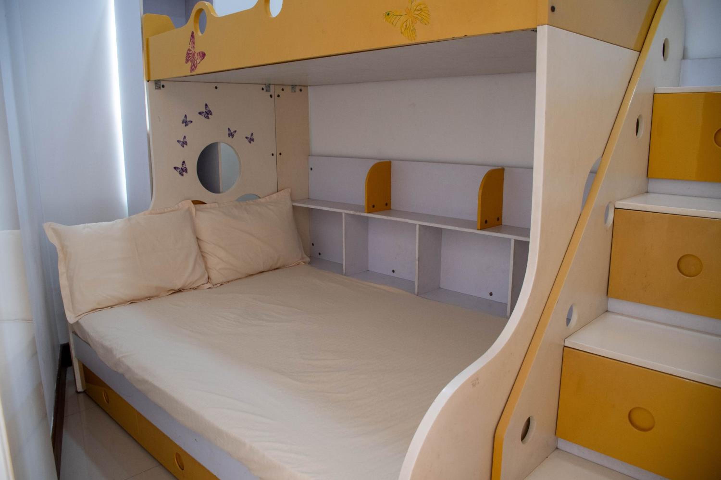 Deluxe Double Room with Balcony - Photo 9