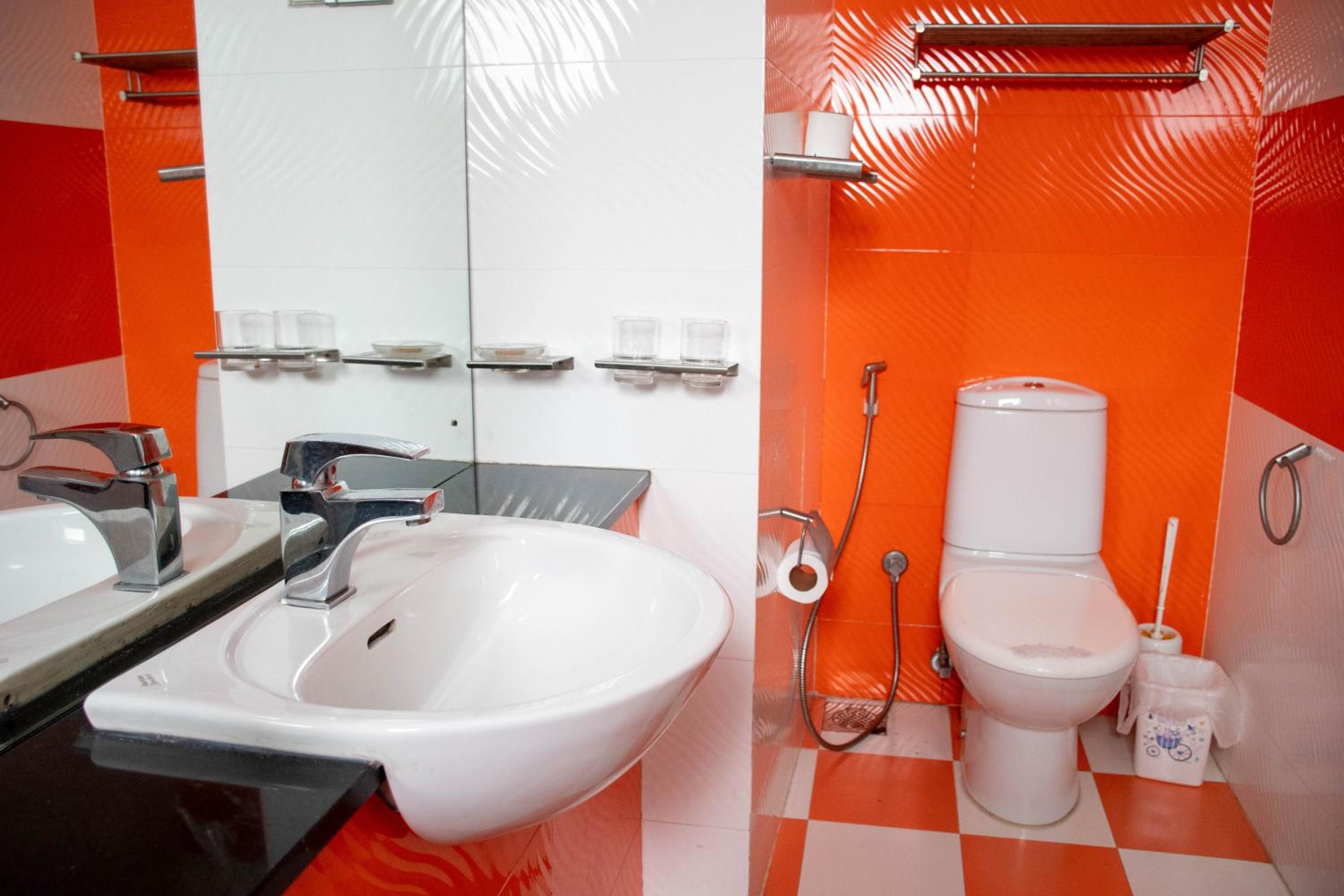 Deluxe Double Room with Balcony - Photo 6