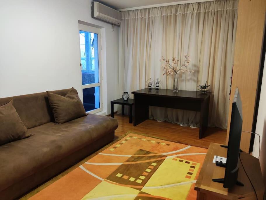 Three-Bedroom Apartment photo 2