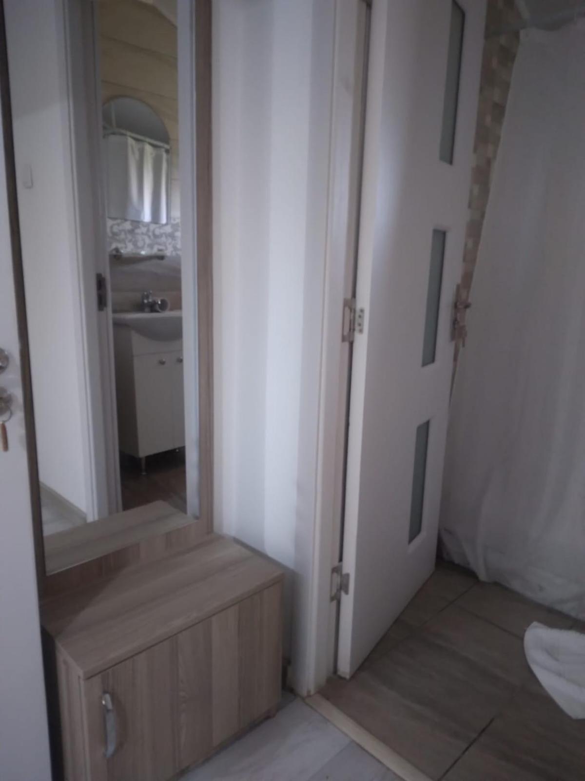 Deluxe Double Room with Shower photo 3