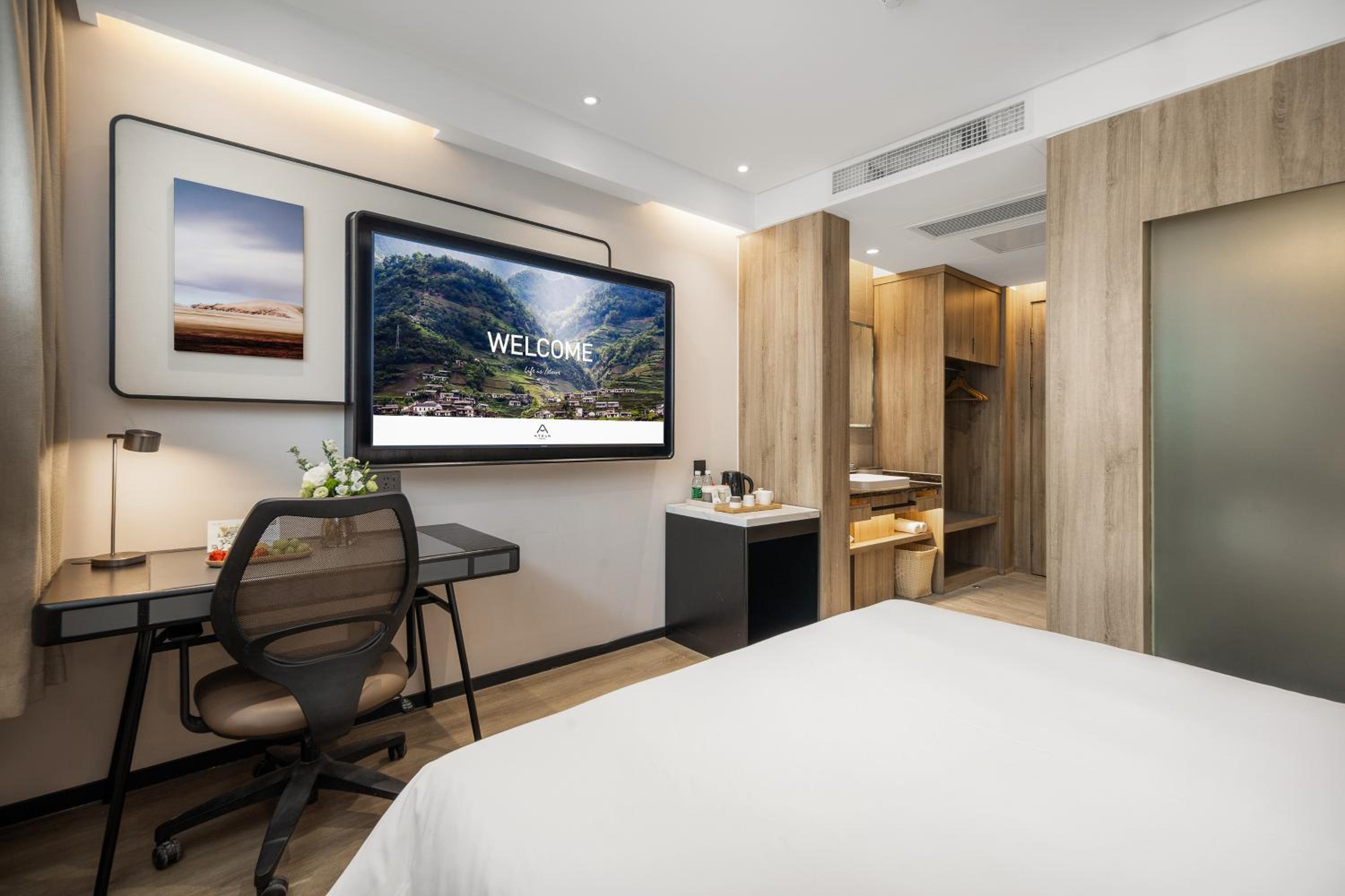 Elegant Double Room photo 3