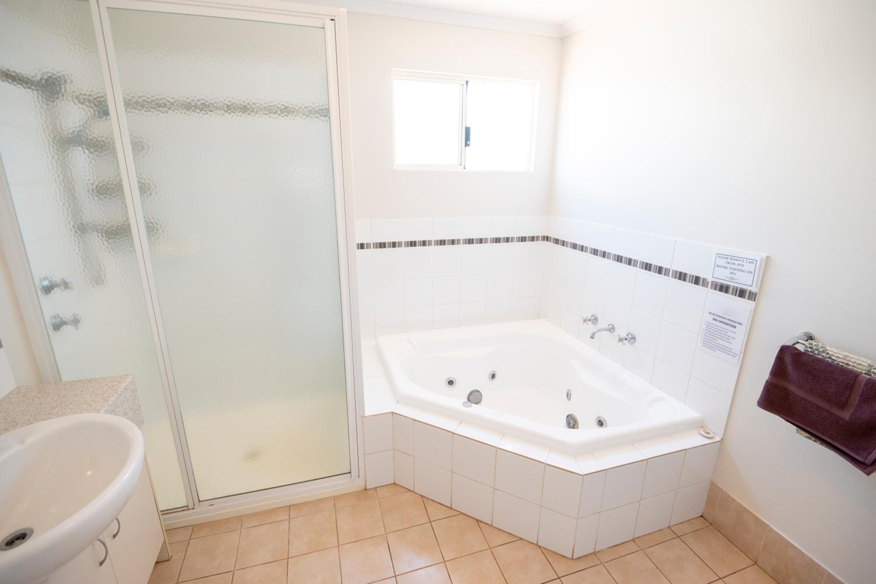 Deluxe Spa Holiday Unit  photo 3