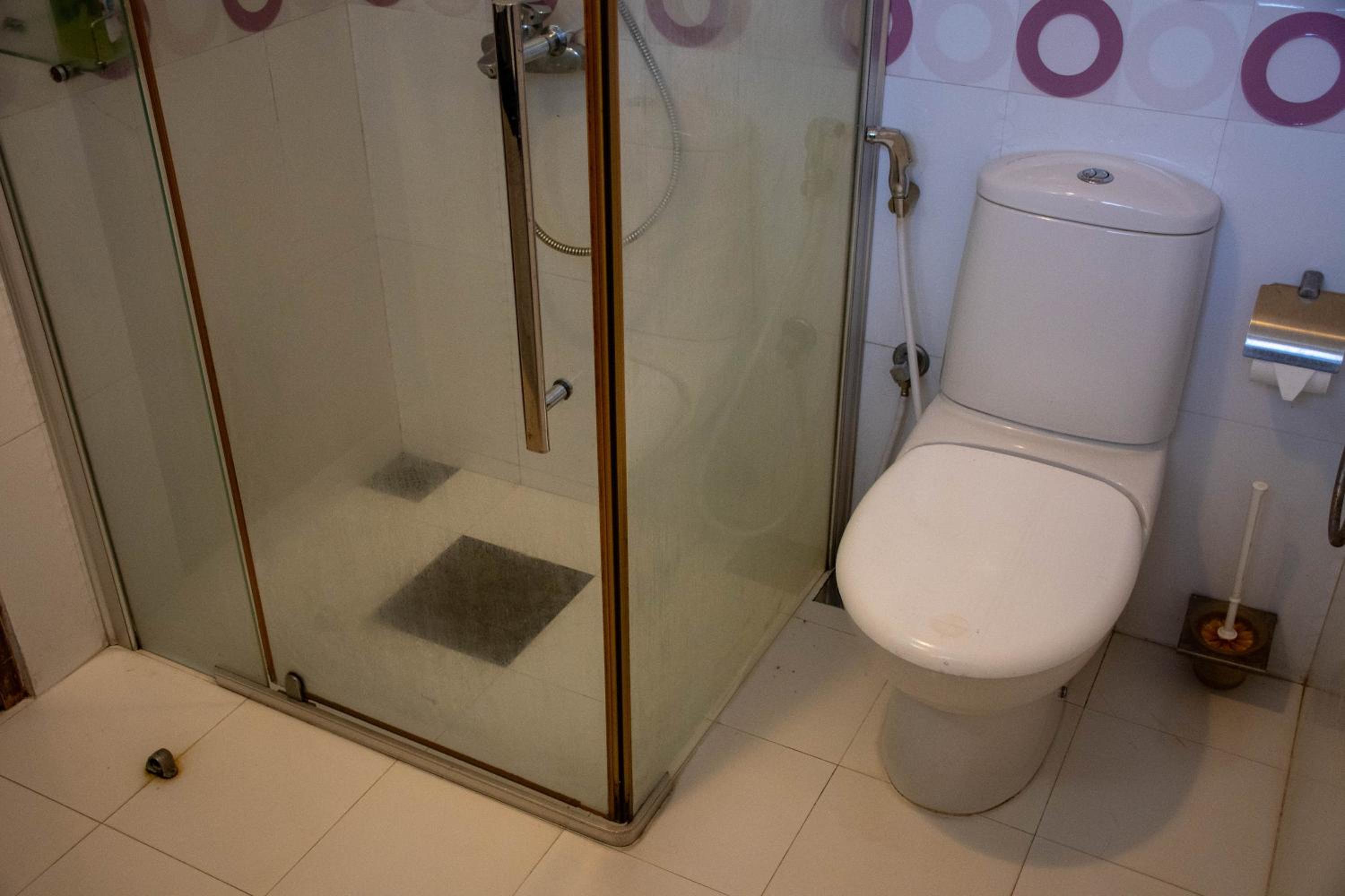 Deluxe King Suite - Photo 10