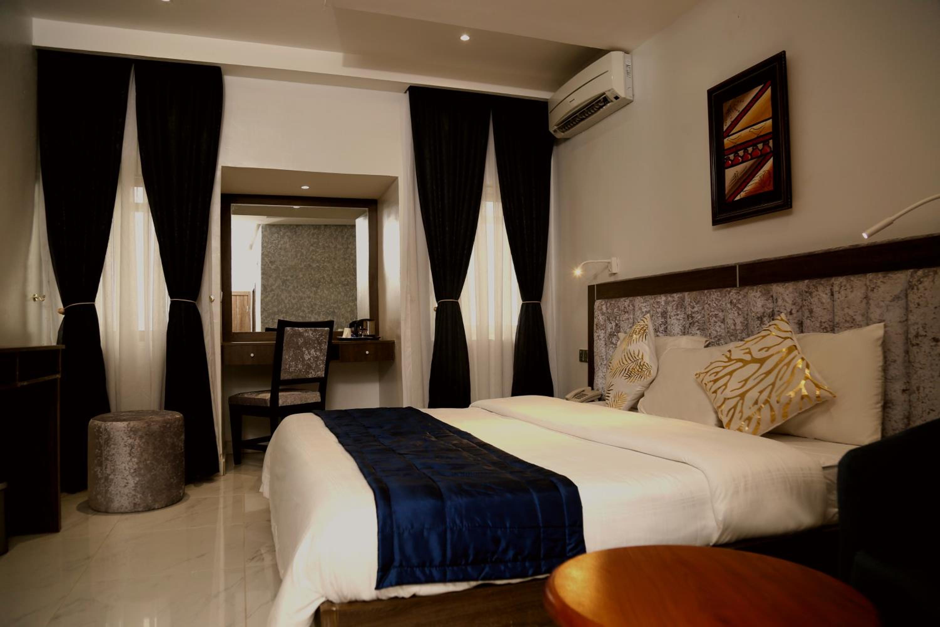 Superior King Room - Photo 1
