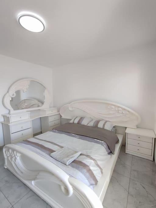 Three-Bedroom Apartment photo 1