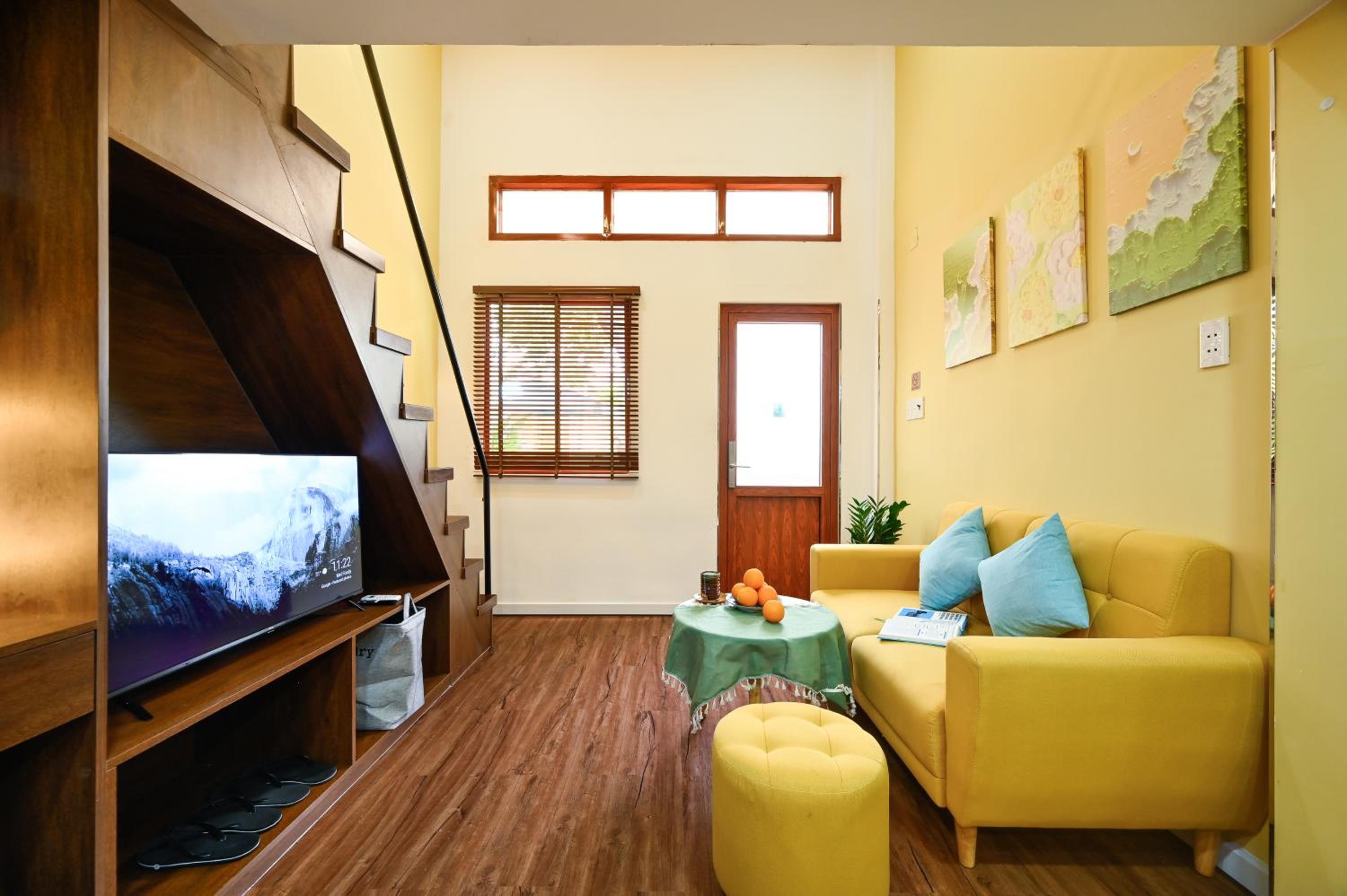 Apartment with Garden View