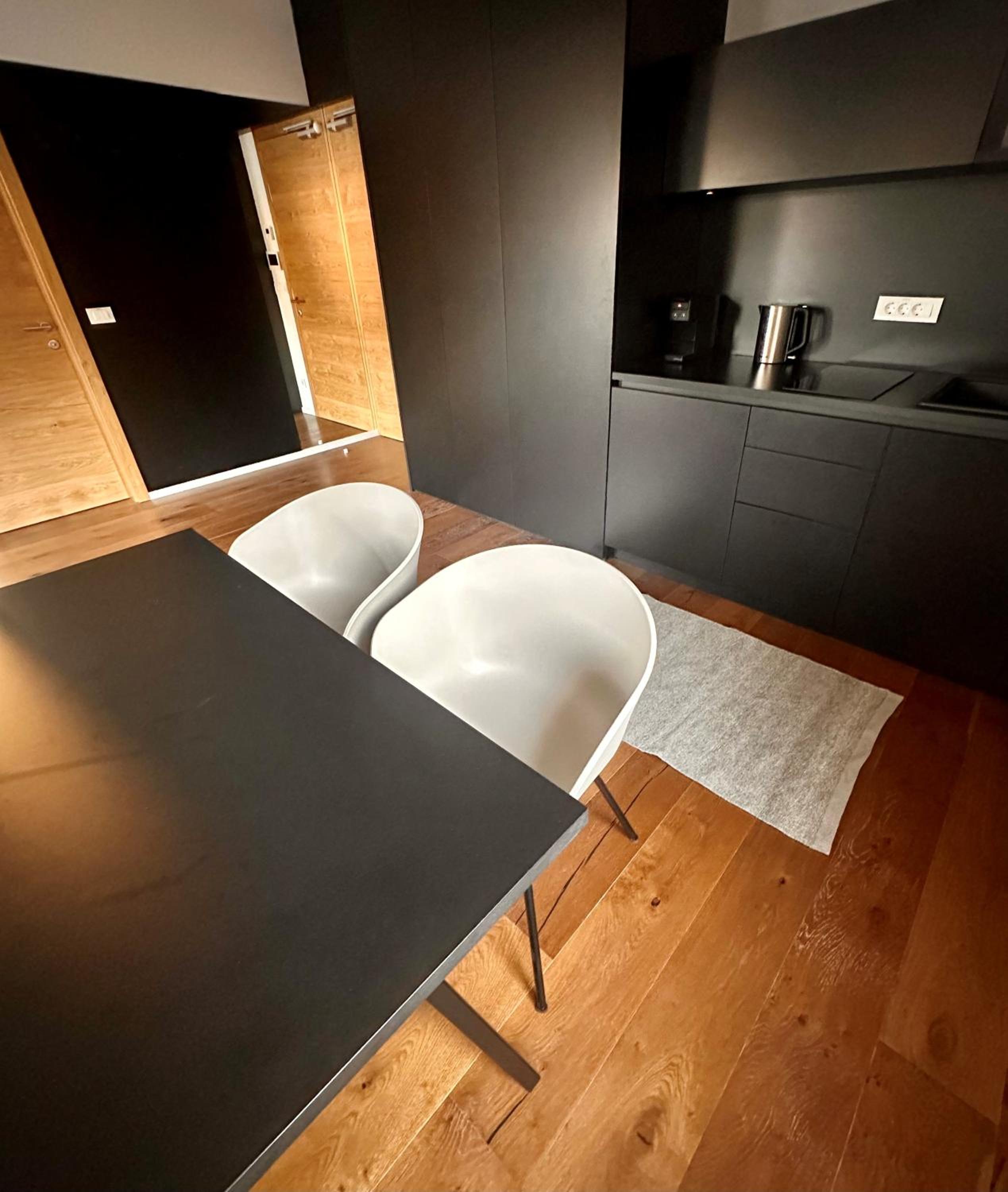 One-Bedroom Apartment photo 2
