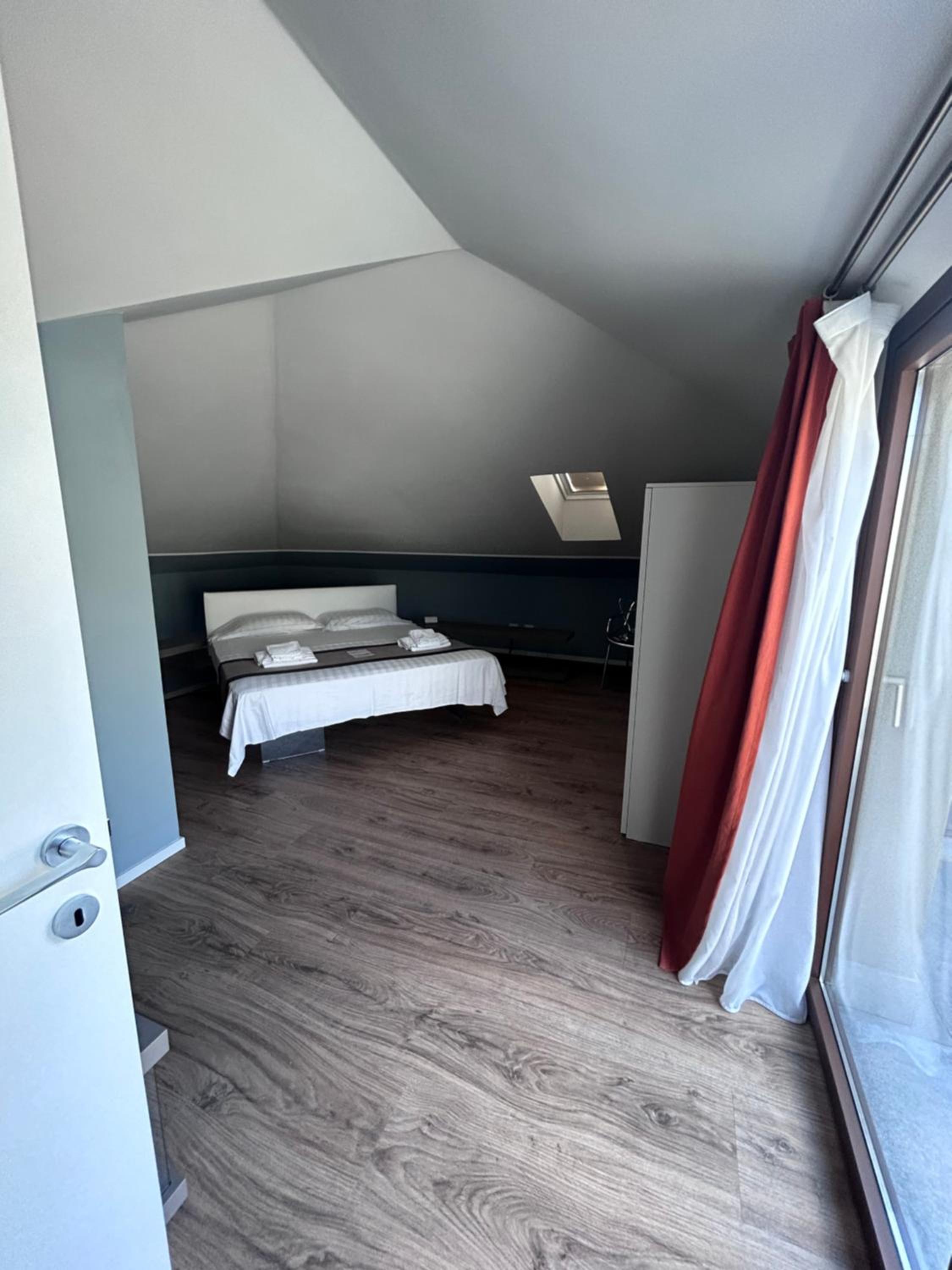 Duplex Suite with Terrace - Photo 4