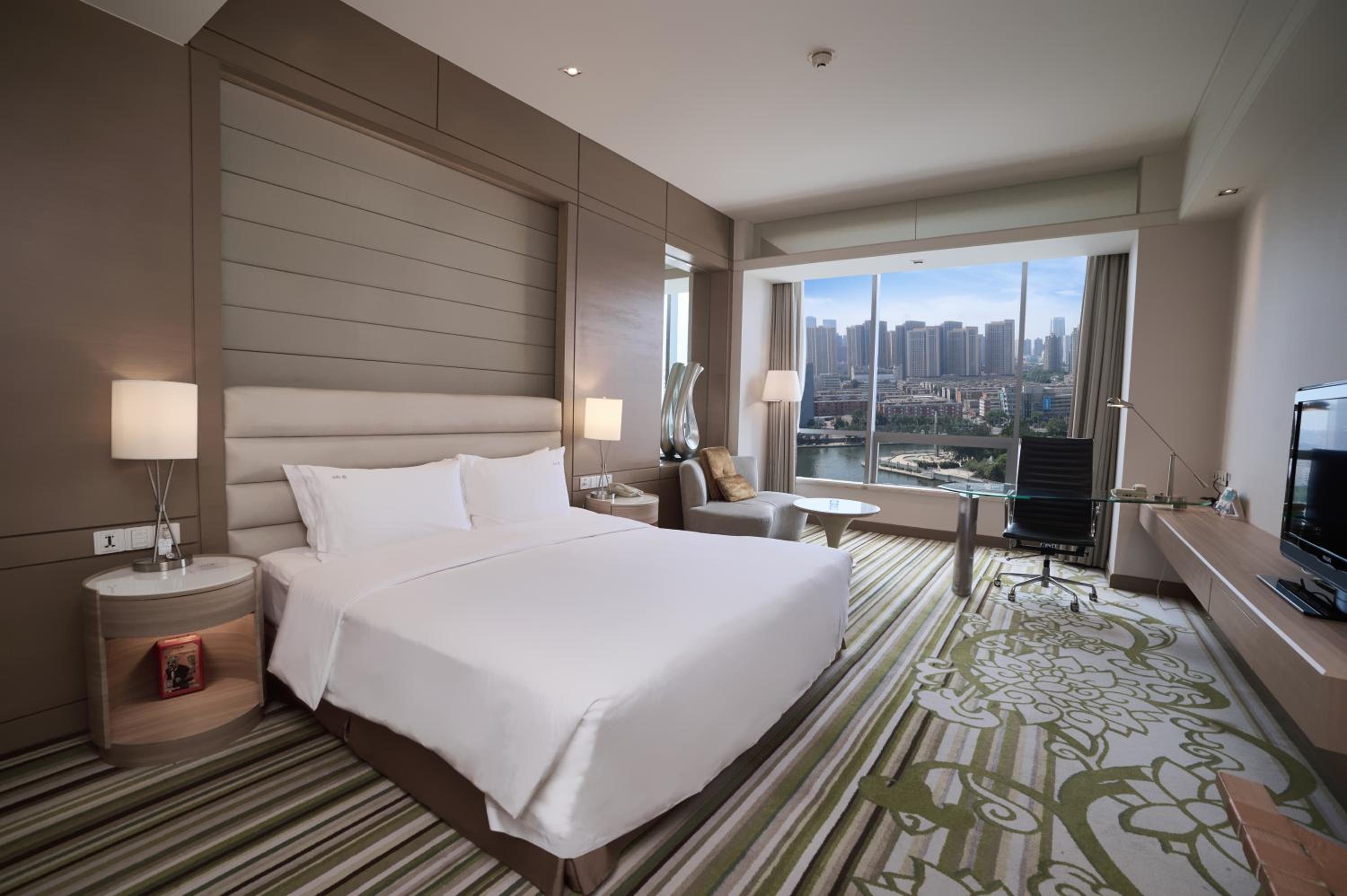 Standard King Room with River View - Photo 1
