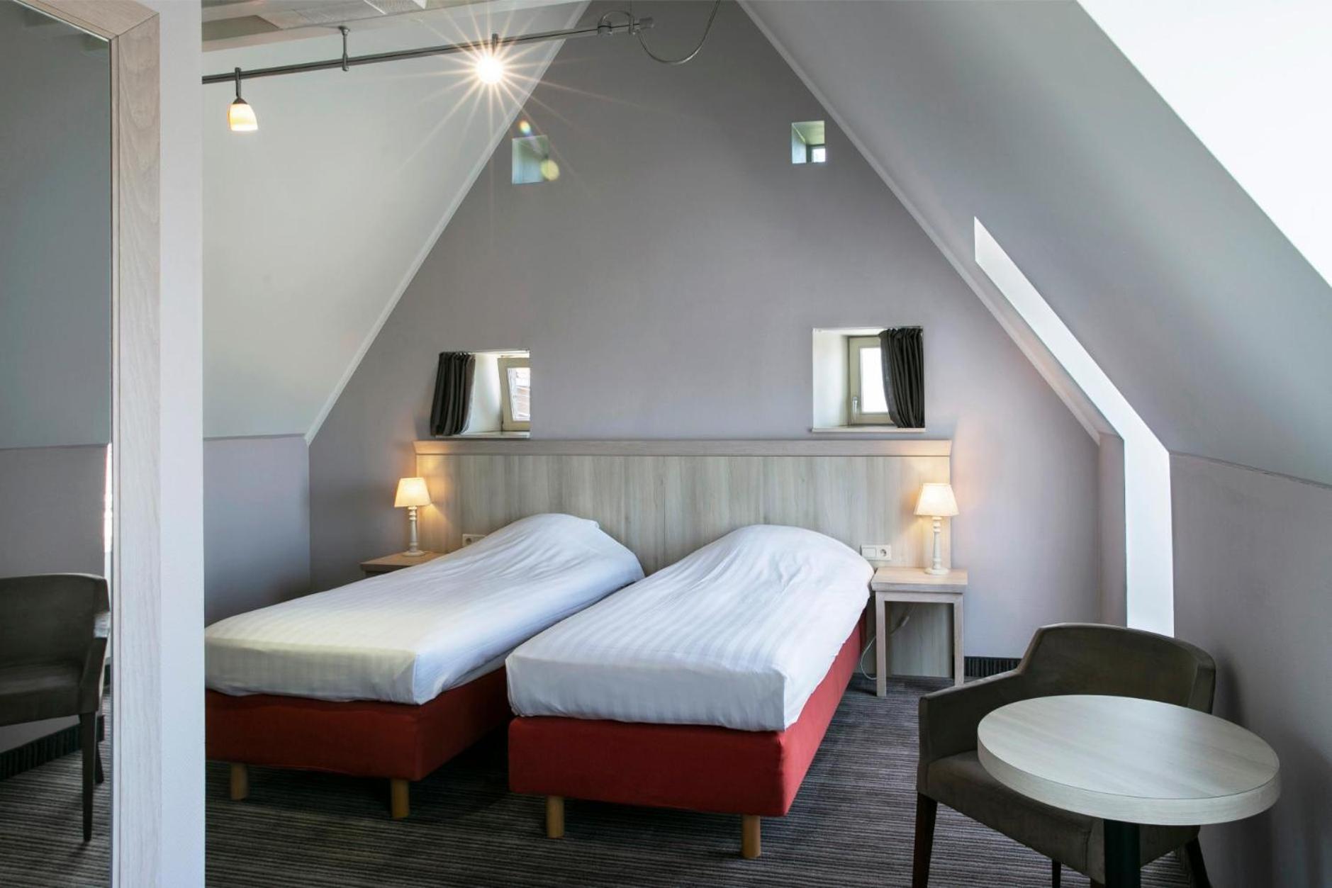 Twin Room - Photo 2