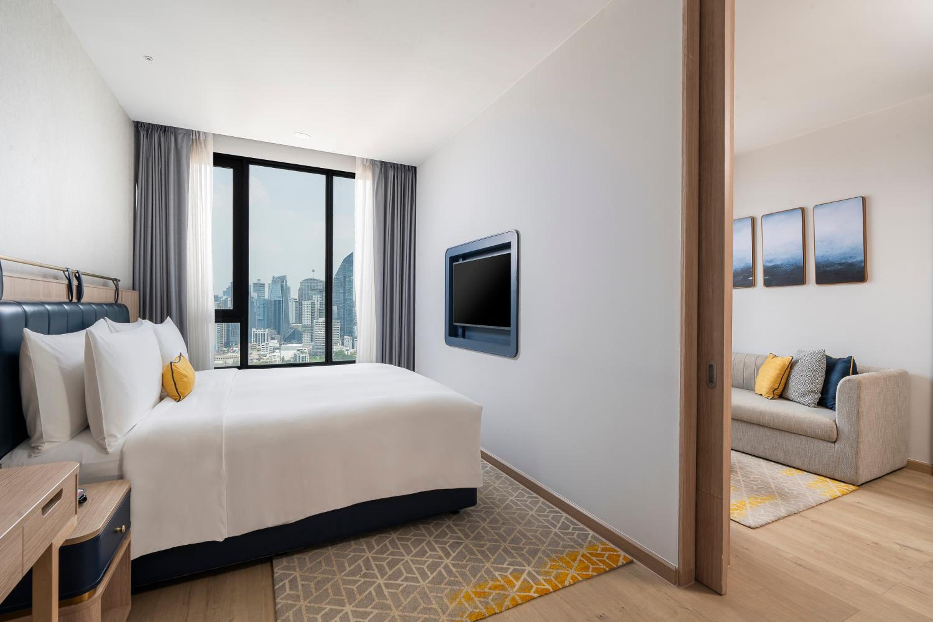 One-Bedroom King Suite photo 1