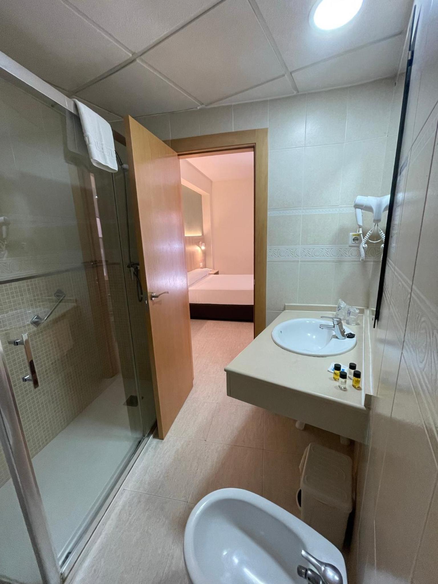 Double Room (2 Adults + 1 Child ) photo 2