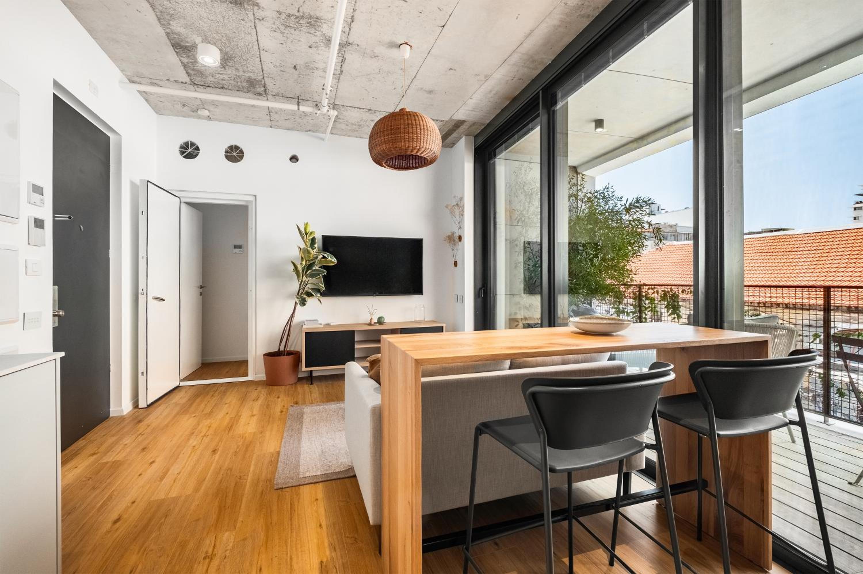 One-Bedroom Apartment with Balcony