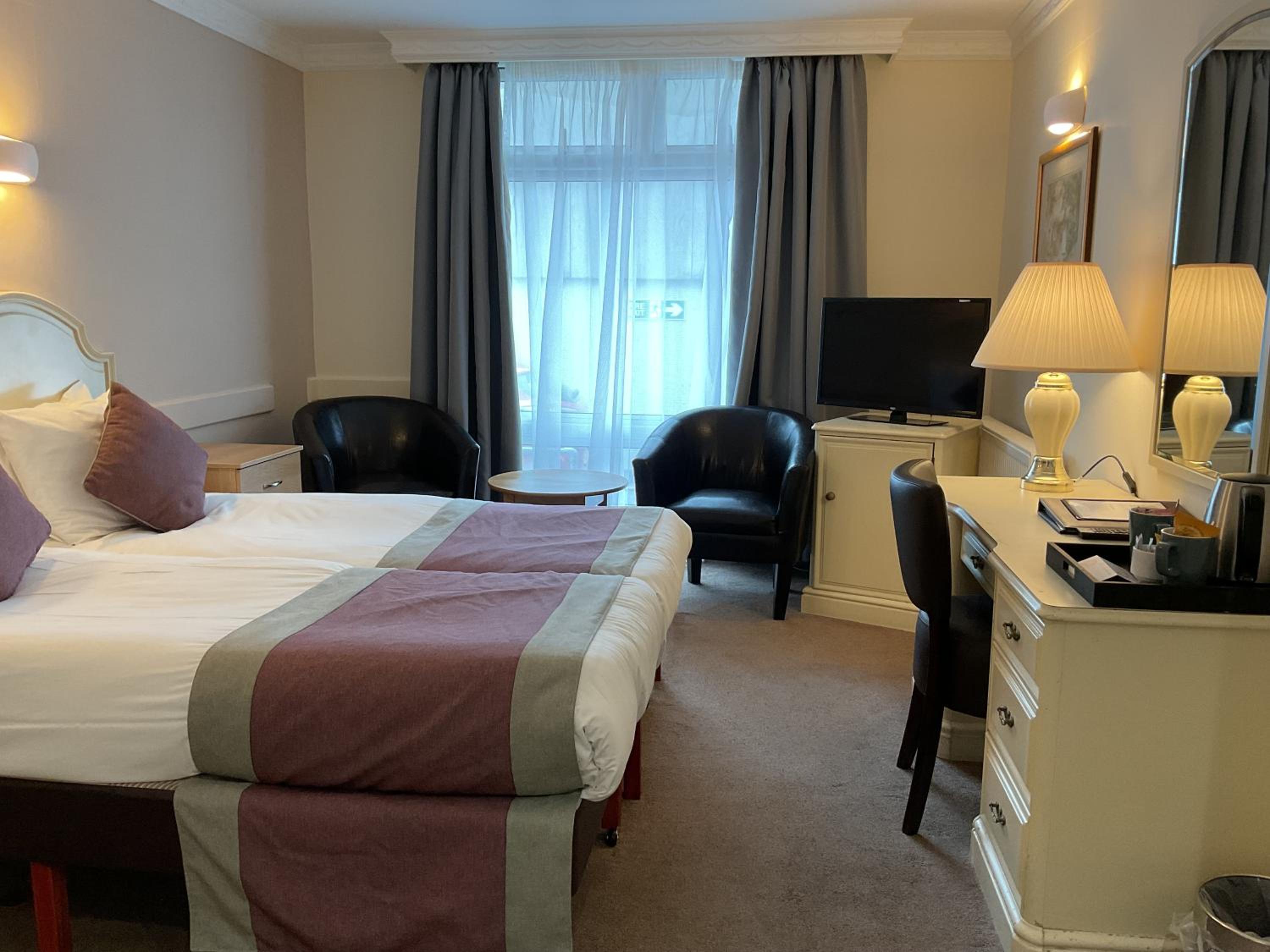 Twin Room - Photo 7